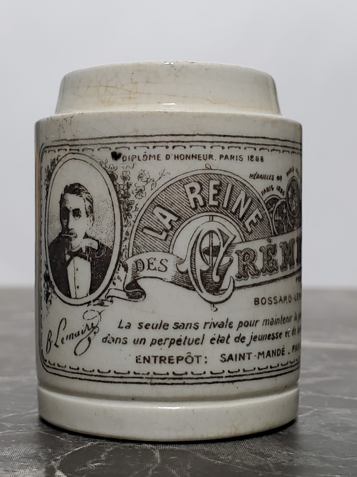 Pre-1900s Antique jar «LA REINE REMES» Pre-1900s Antique jar «LA REINE REMES»