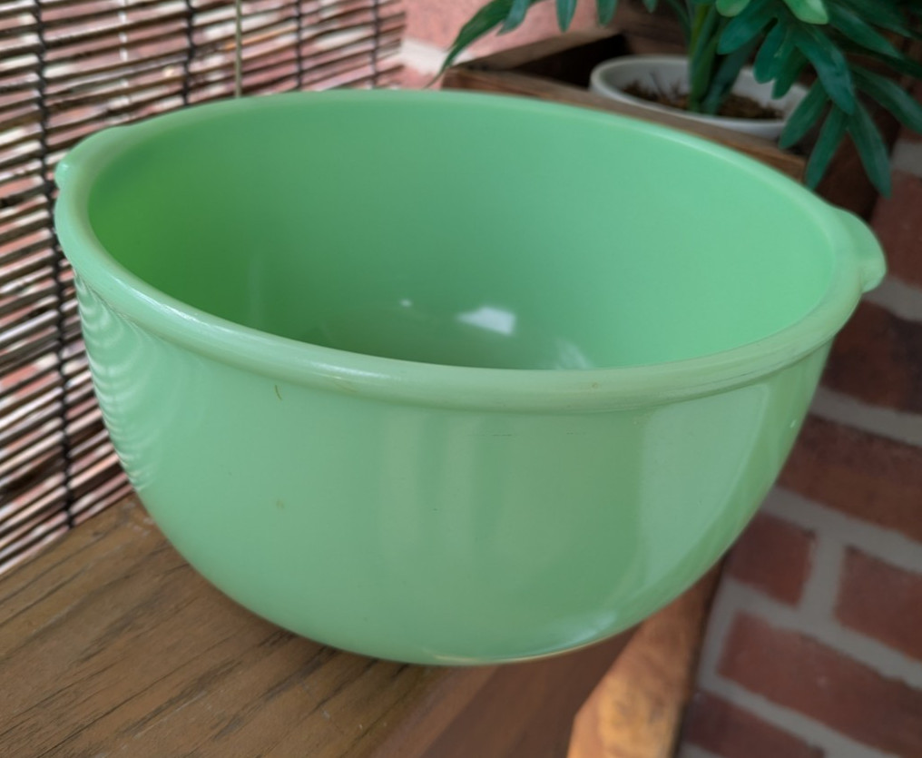 Vintage Mckee Jadeite Green Uranium Glass 9