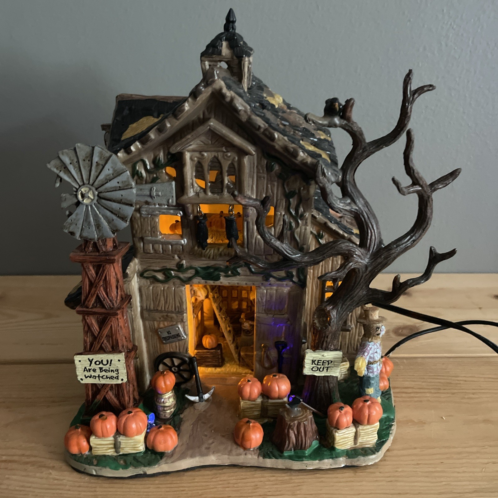 Vtg 2005 Lemax Spooky Town Halloween Village Creepy Haunted Barn Lighted #55222