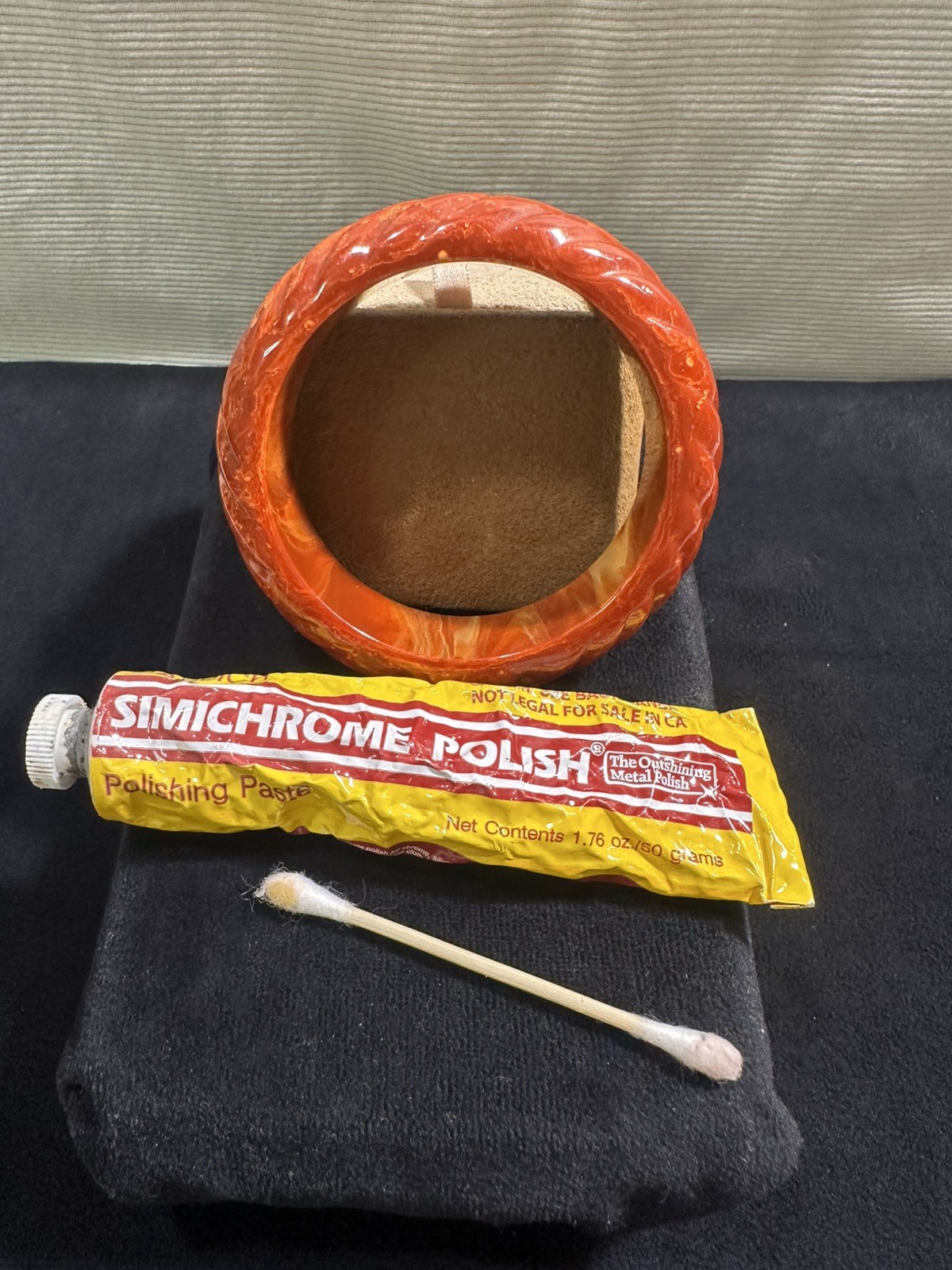 Vtg:  Carved /Ribbed Carnelian Brown Swirl  BAKELITE Bangle/Bracelet  