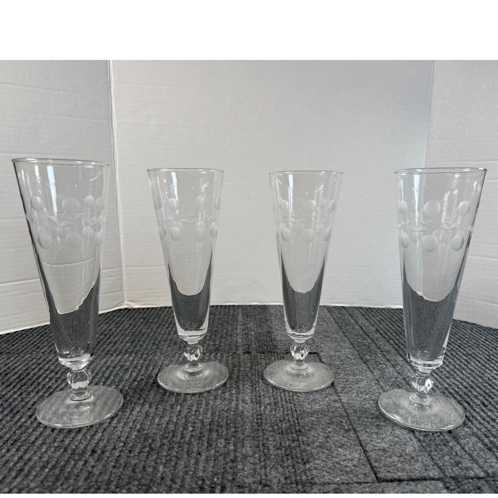 Vintage Etched Glass Champagne Flutes Set of 4 Floral Berry Vine Stemware 8.25in