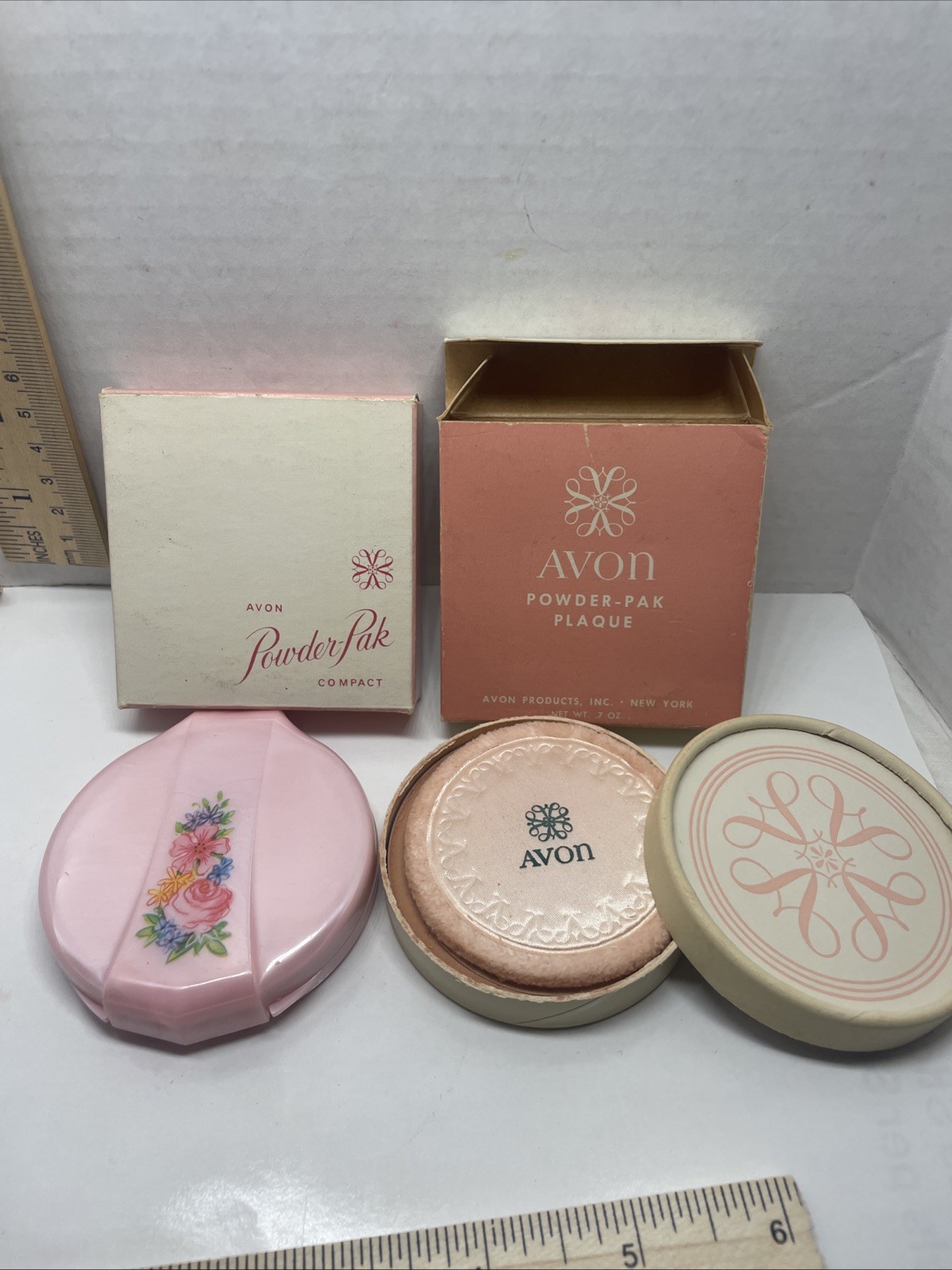 Vintage Avon Powder Pak Pink Flowers Compact Tropicana .7 oz NOS in Box & Refill