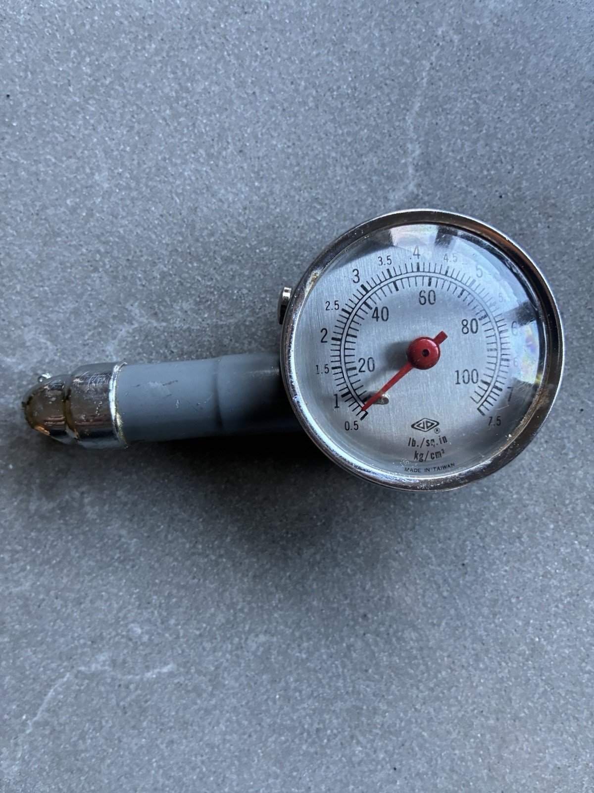 High Precision Mechanical Tire Pressure Gauge with Deflation Function New High Precision Mechanical Tire Pressure Gauge with Deflation Function New