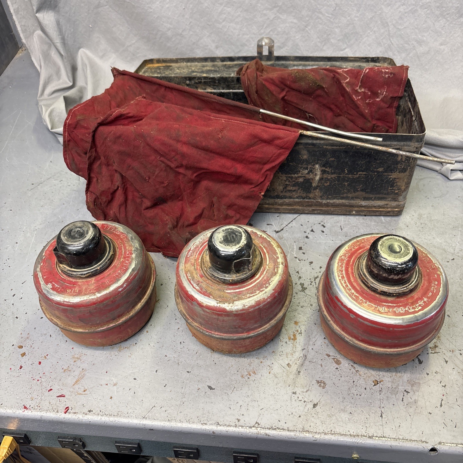 Vintage No.5 TOLEDO TRUCK FLARE Smudge Pot Set Kit w/Case & Flags
