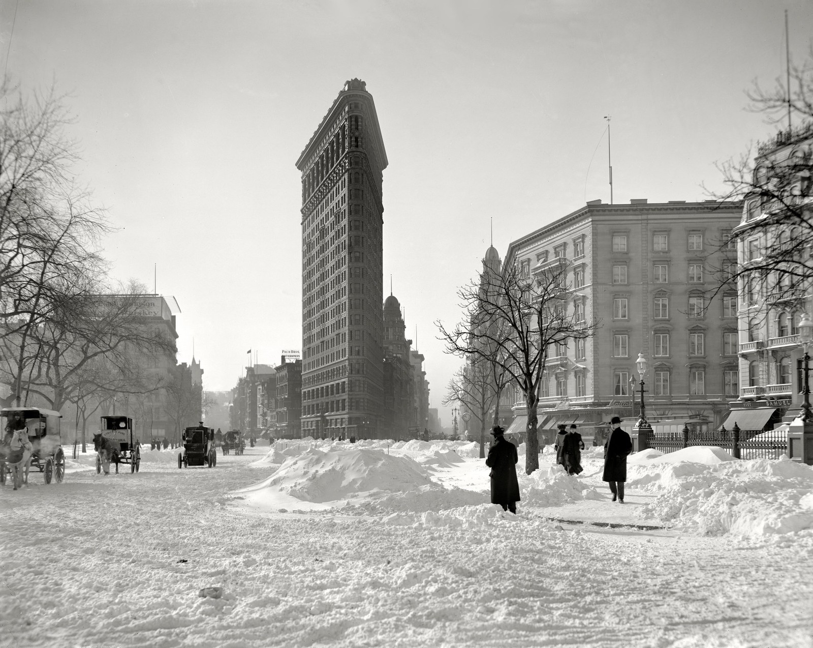 1905 NEW YORK Winter Snow Scene FLAT IRON BUILDING Photo  (193-y)