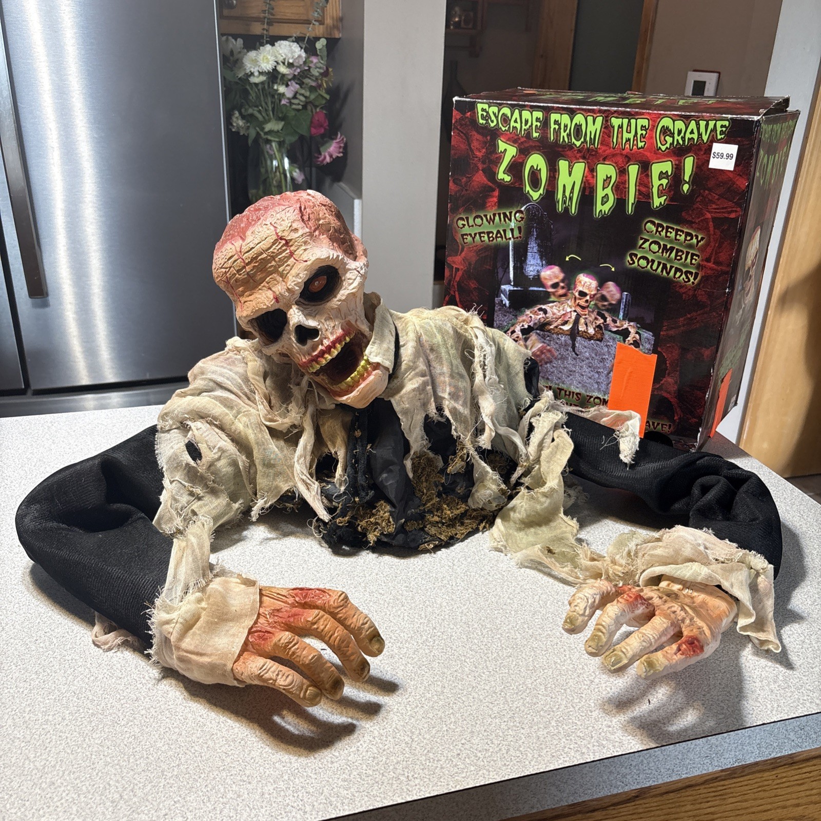 LAWN ZOMBIE Escape From The Grave Halloween Yard Decor