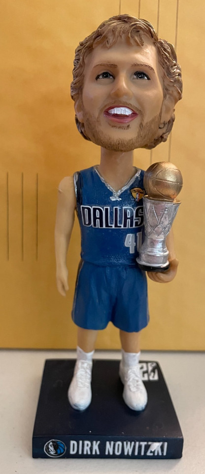 2017 DIRK NOWITZKI MINT \