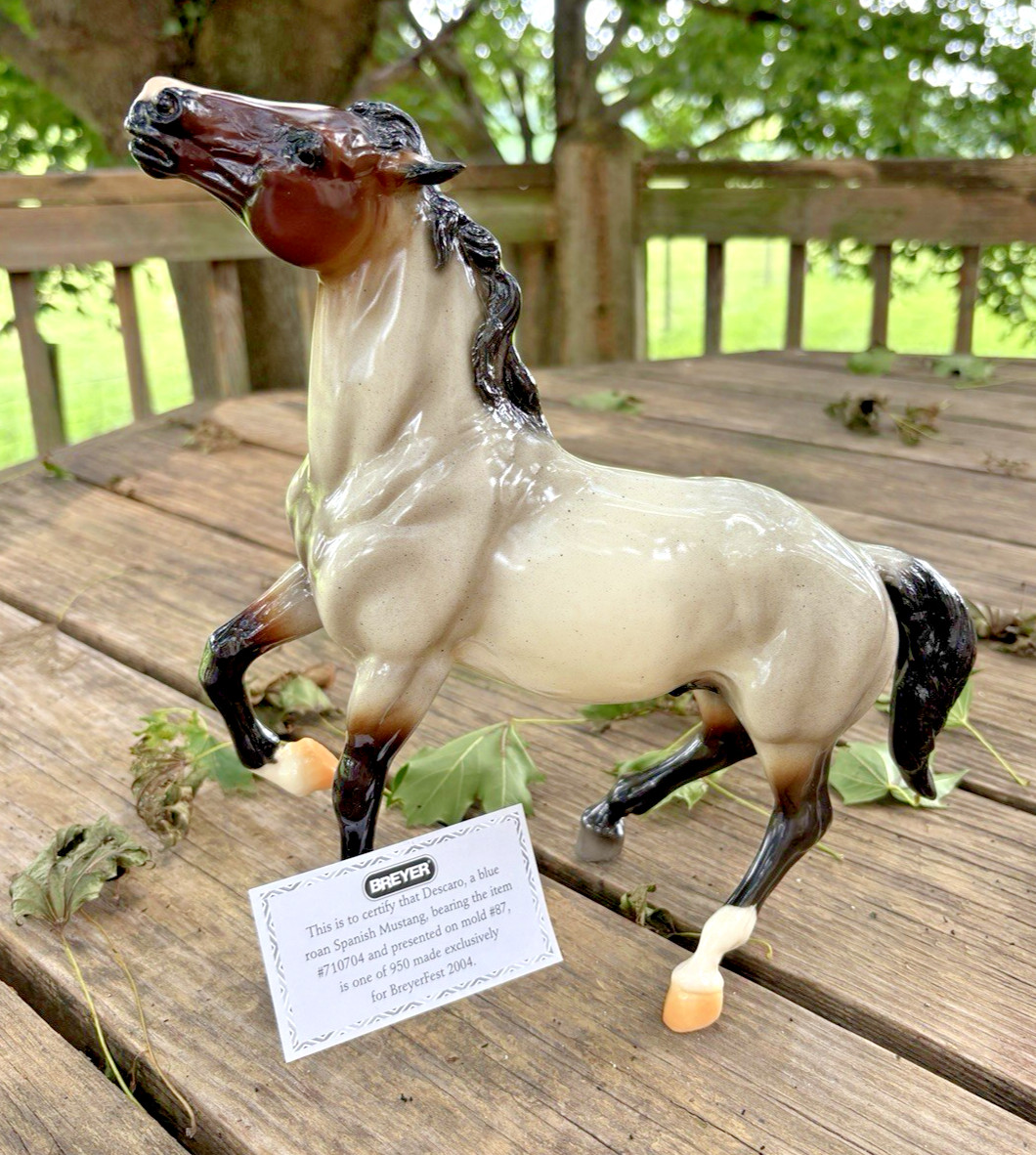 Breyer Descaro 710704 Glossy Bay/Blue? Roan Mustang BreyerFest 2004 SR 1/950 COA