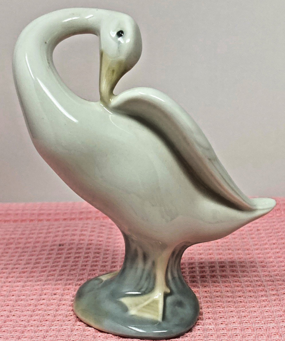 LLADRO White Porcelain Goose Figurine made in Spain EUC  #942