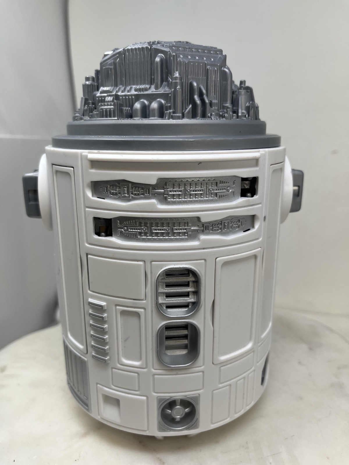 Disney Galaxy\'s Edge Droid Depot STAR WARS Remote R Series Parts Body White