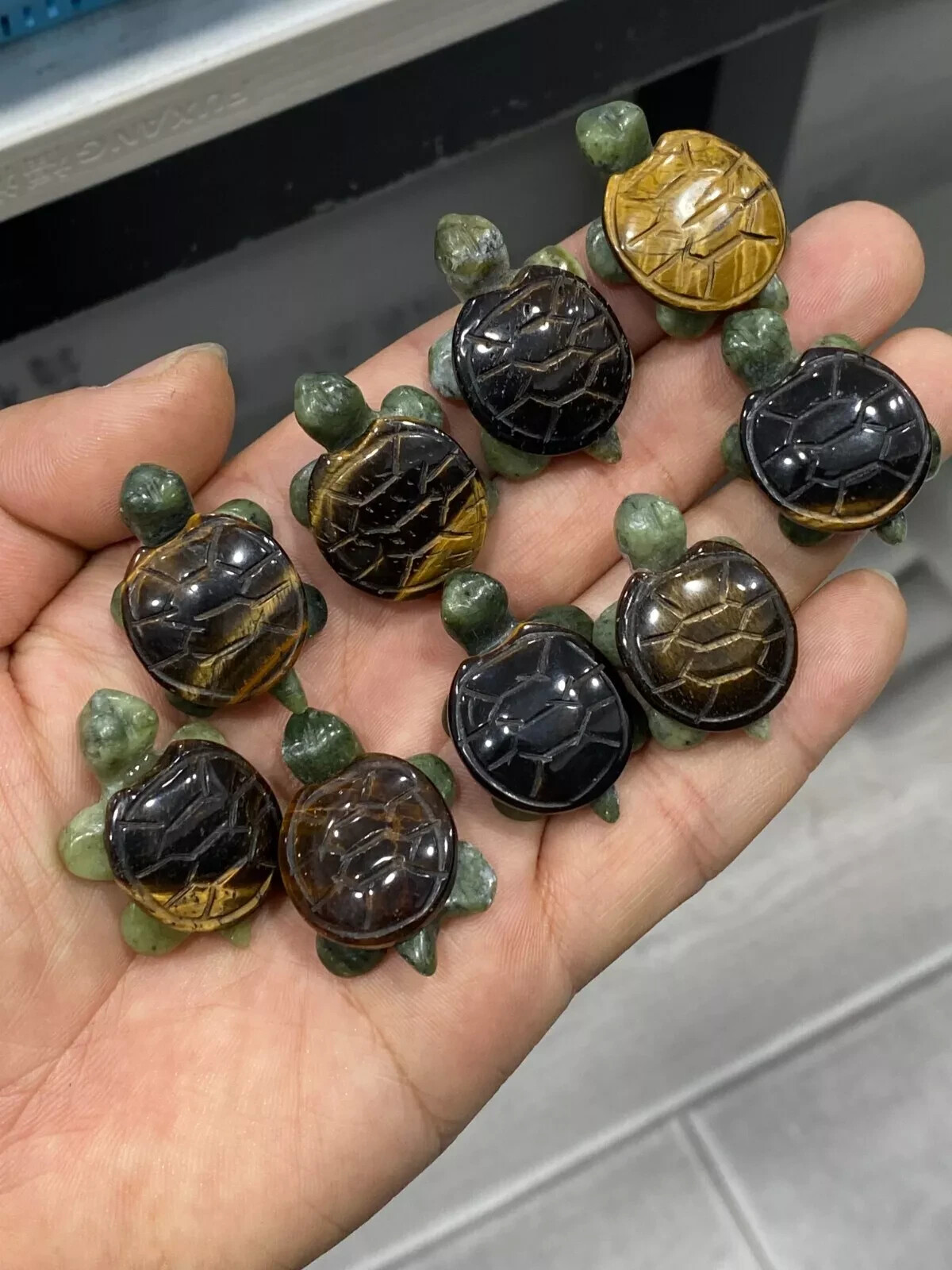 100pc Natural Tiger's eye Crystal Quartz Carved Crystal Sea turtle reiki Random