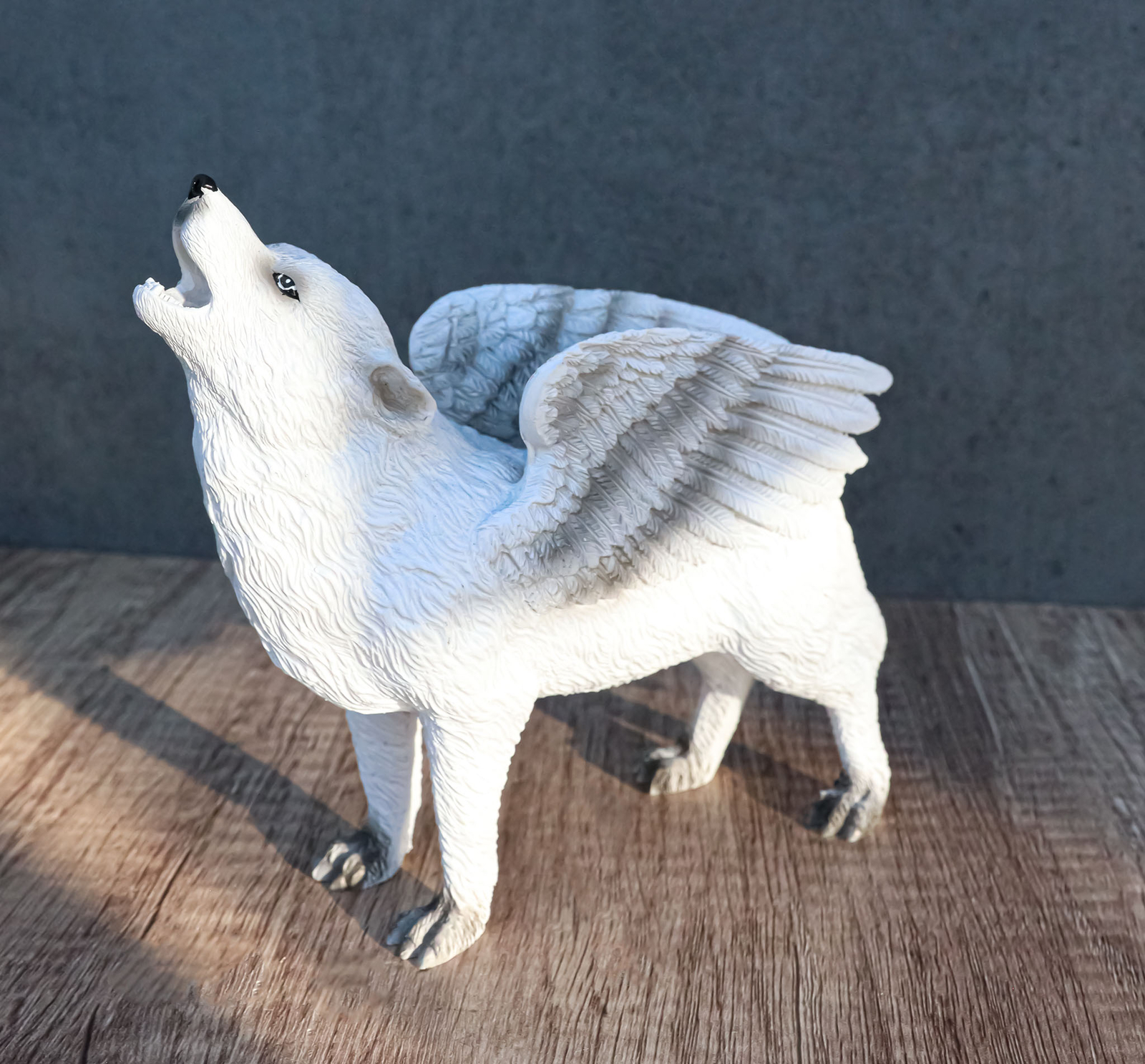 Snow Angel Wings Native Tribal Howling Wolf Totem Spirit Figurine Collection 6\