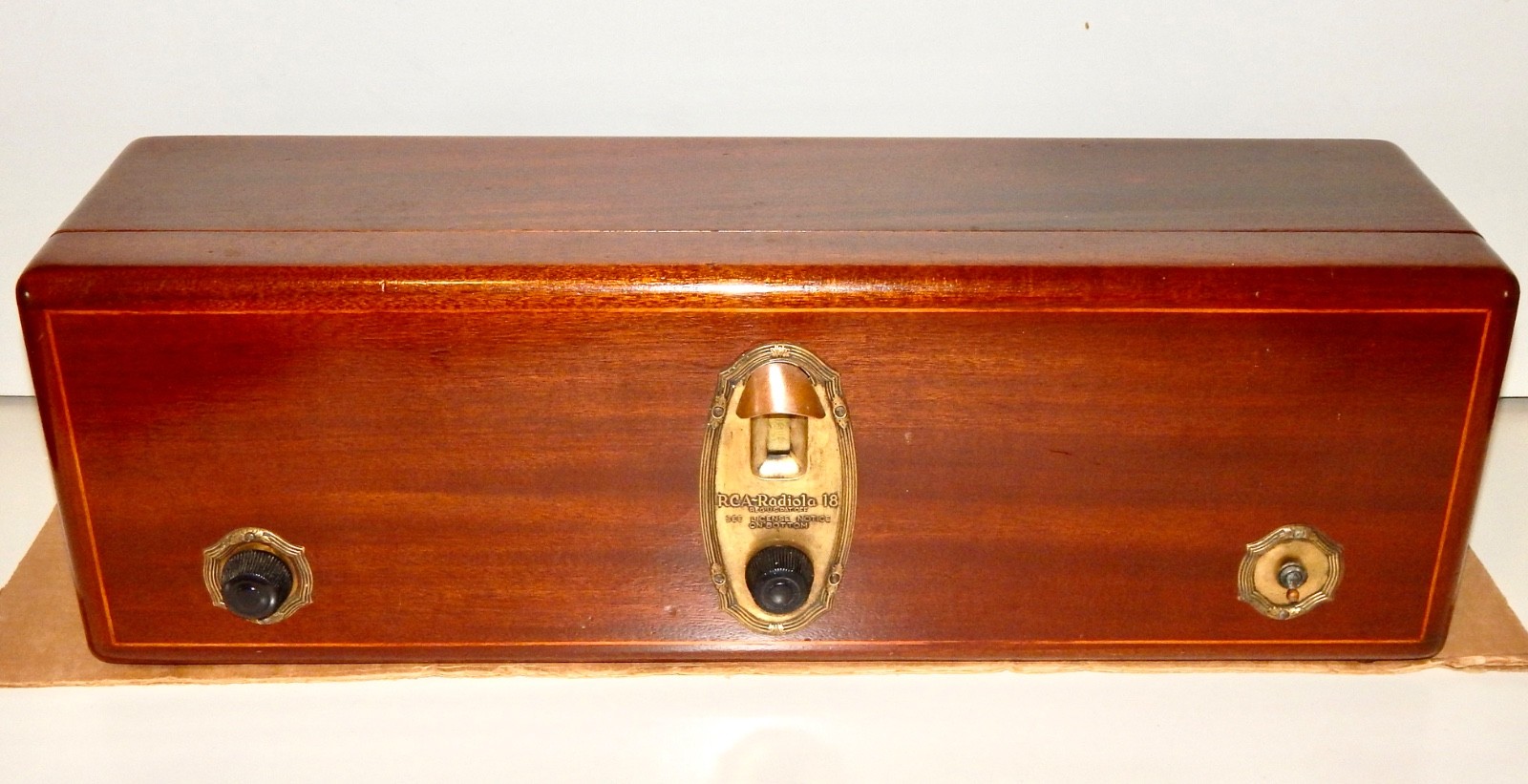 Antique RCA RADIOLA Model 18 ~ Vintage Tube Radio in Wood Coffin Style Cabinet
