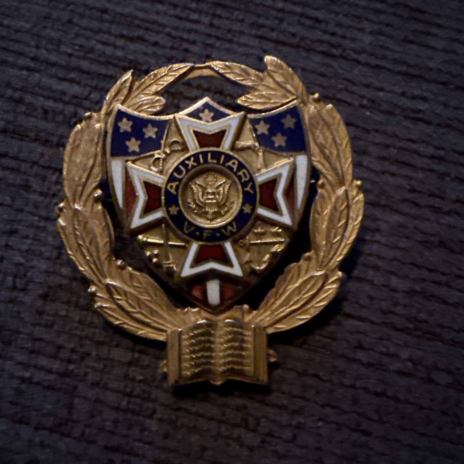 TitleVintage 10K Solid Gold VFW Auxiliary Past Chaplain Officer Pin Badge 6.8g TitleVintage 10K Solid Gold VFW Auxiliary Past Chaplain Officer Pin Badge 6.8g