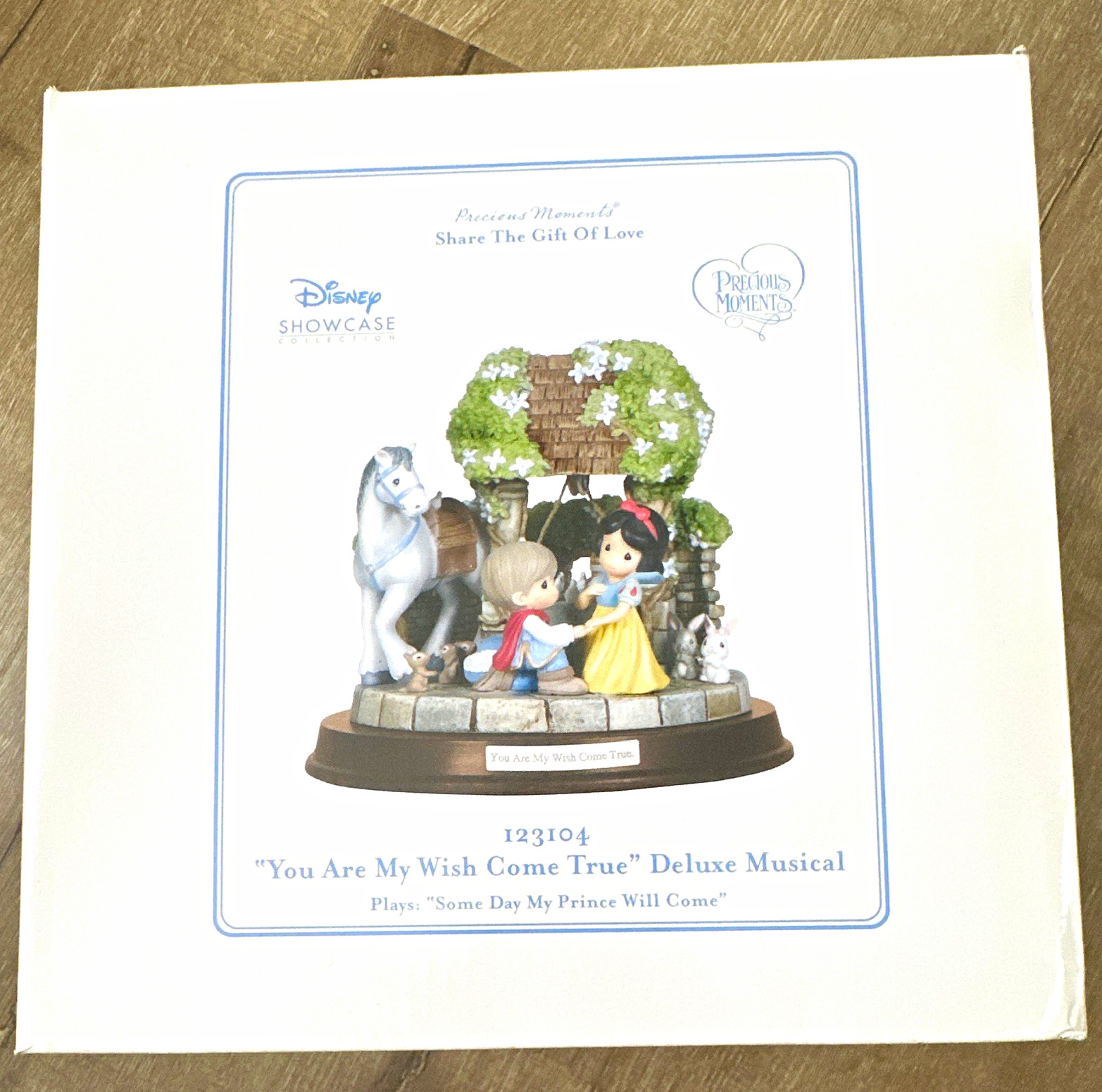 BNIB Precious Moments Disney Showcase Snow White Musical Figurine 123104