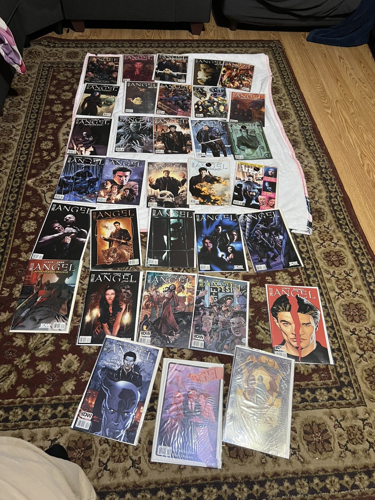 Lot of 33 IDW Angel Comic  Books great condition 2009 rare covers as well Buffy 
