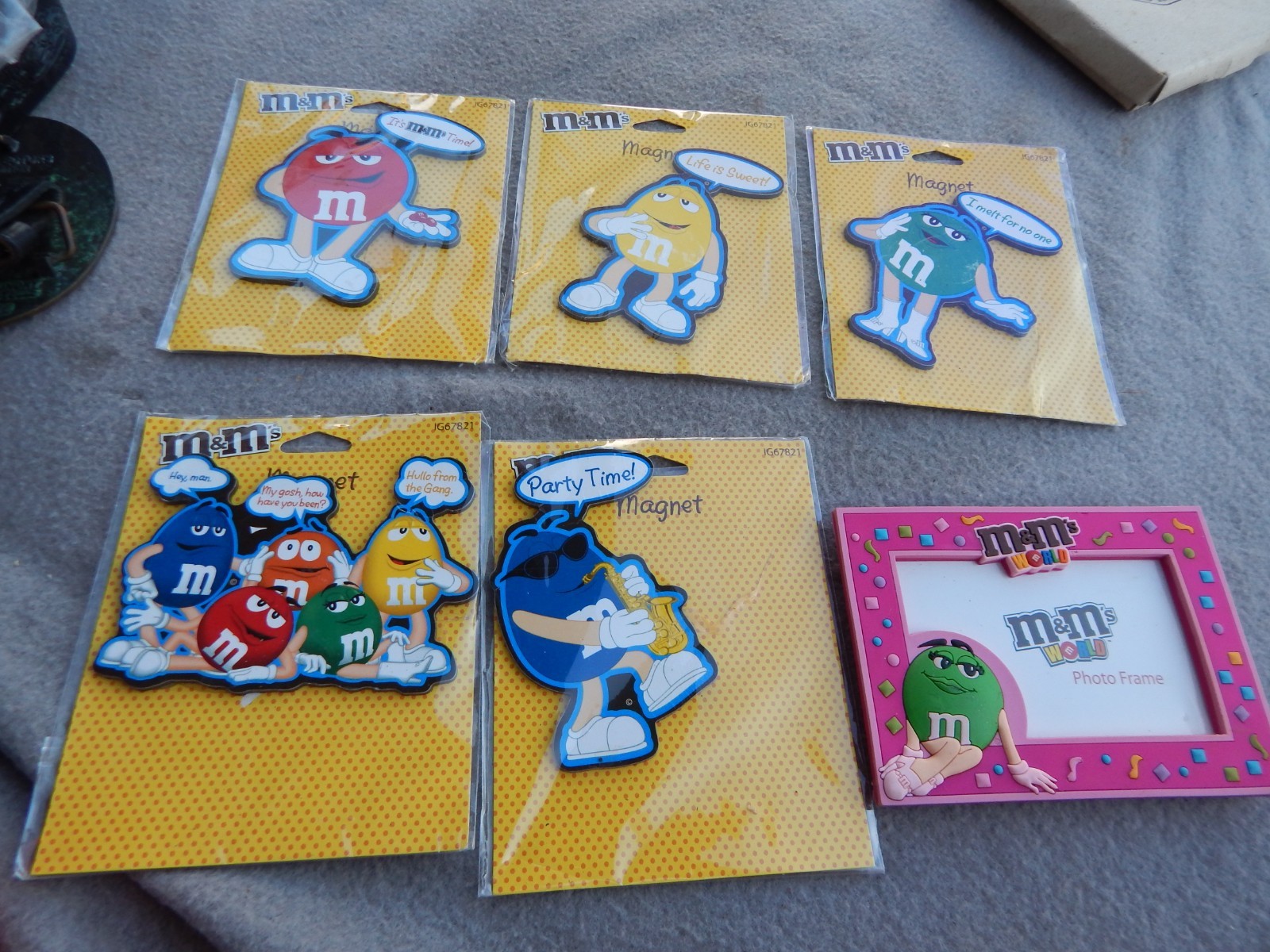 M & M Magnets Lot Of 5 NIP + Picture Frame Magnet Open Estate Find