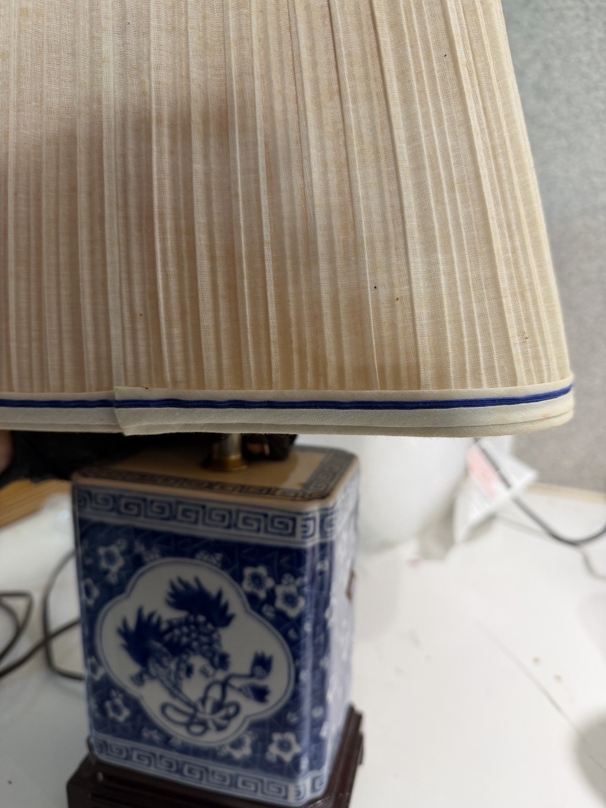 Vtg. Chinoiserie Porcelain Tea Caddy Table Lamp Blue White Foo Dog Pleated Shade