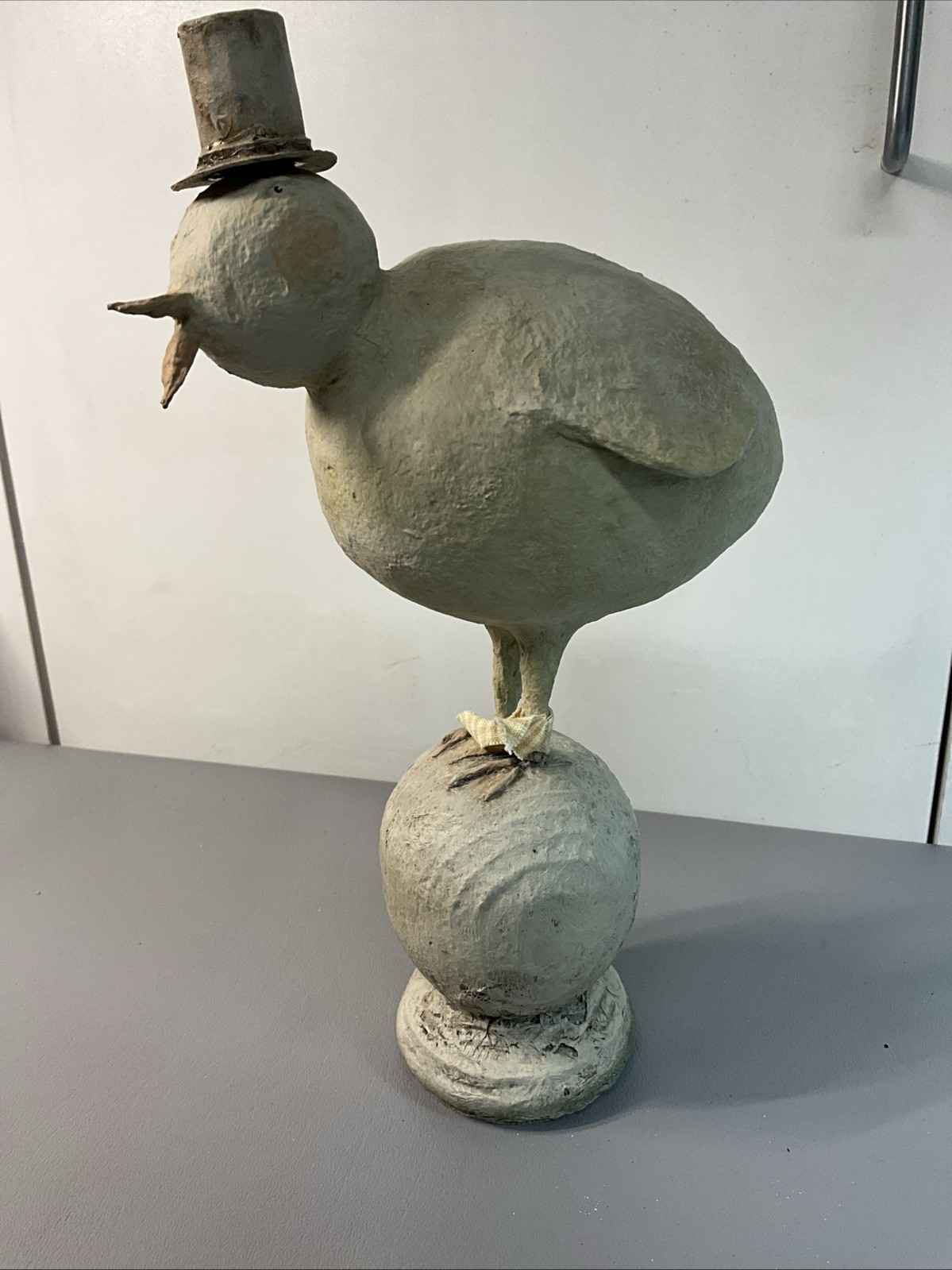 PATRICIA HUGHEY FOLK ART ELEVEN INCH BIRD ON A BALL. SIGNED. 1999. (S1260)