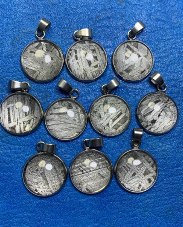 1pc Aletai iron meteorite material thin slice pendant Meteorite inlaid necklace