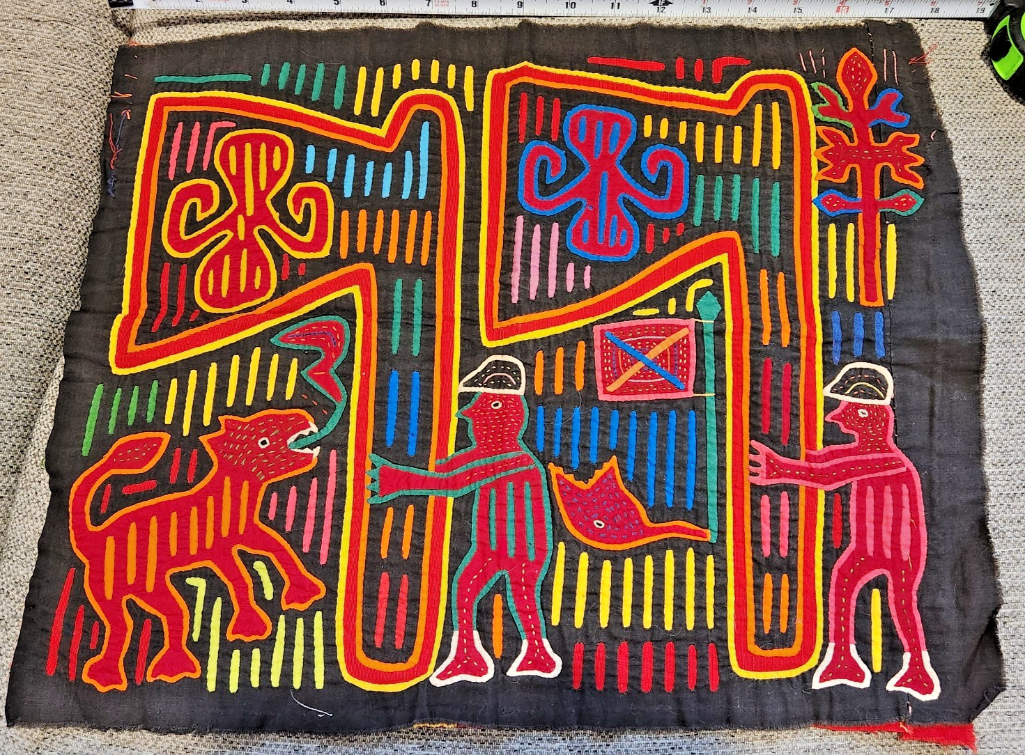 VTG Hand Sewn Panama Mola Kuna Animal & People Wall Appliqué Folk Art Textile