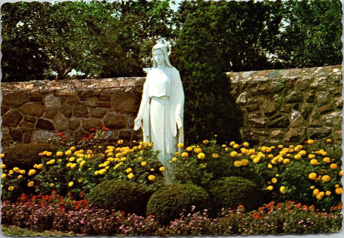 Vtg Bellevue OH, Sorrowful Mother Shrine Lady of Grace Entrance Ohio Postcard