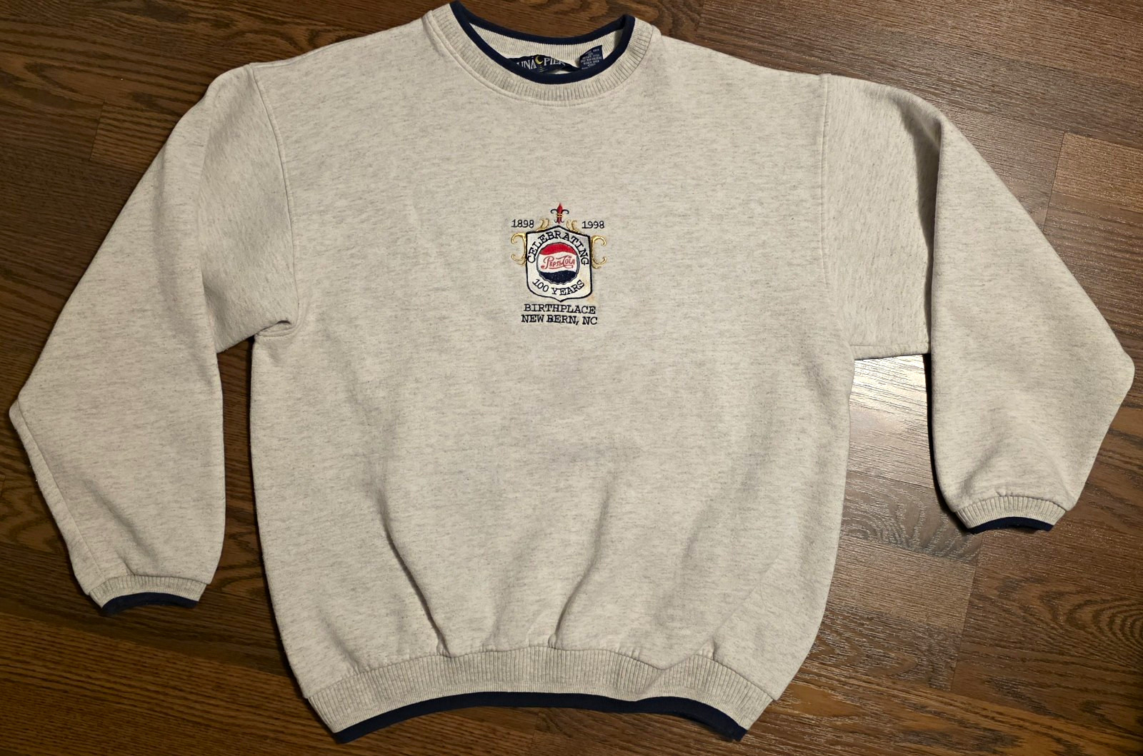 Pepsi 1998 Celebrating 100 Years New Bern NC Soda Crewneck Sweatshirt Gray