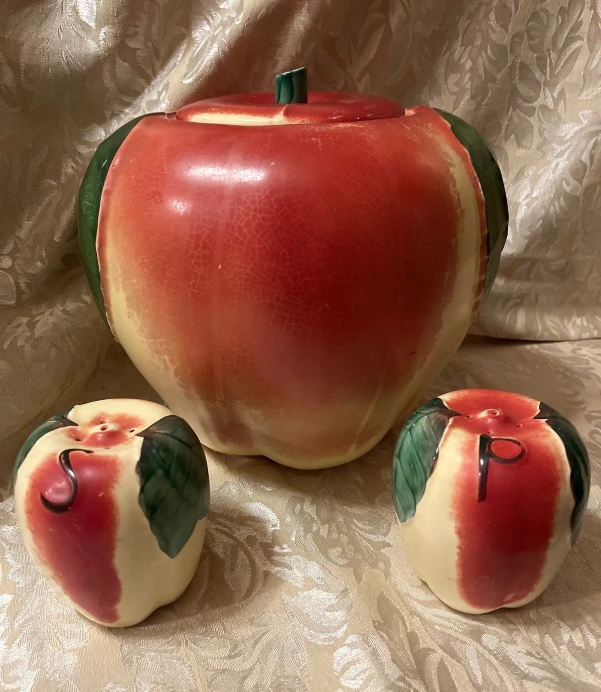 Vintage Hull Pottery “Blushing Apple” Cookie Jar & S/P Shakers w/corks 1940’s