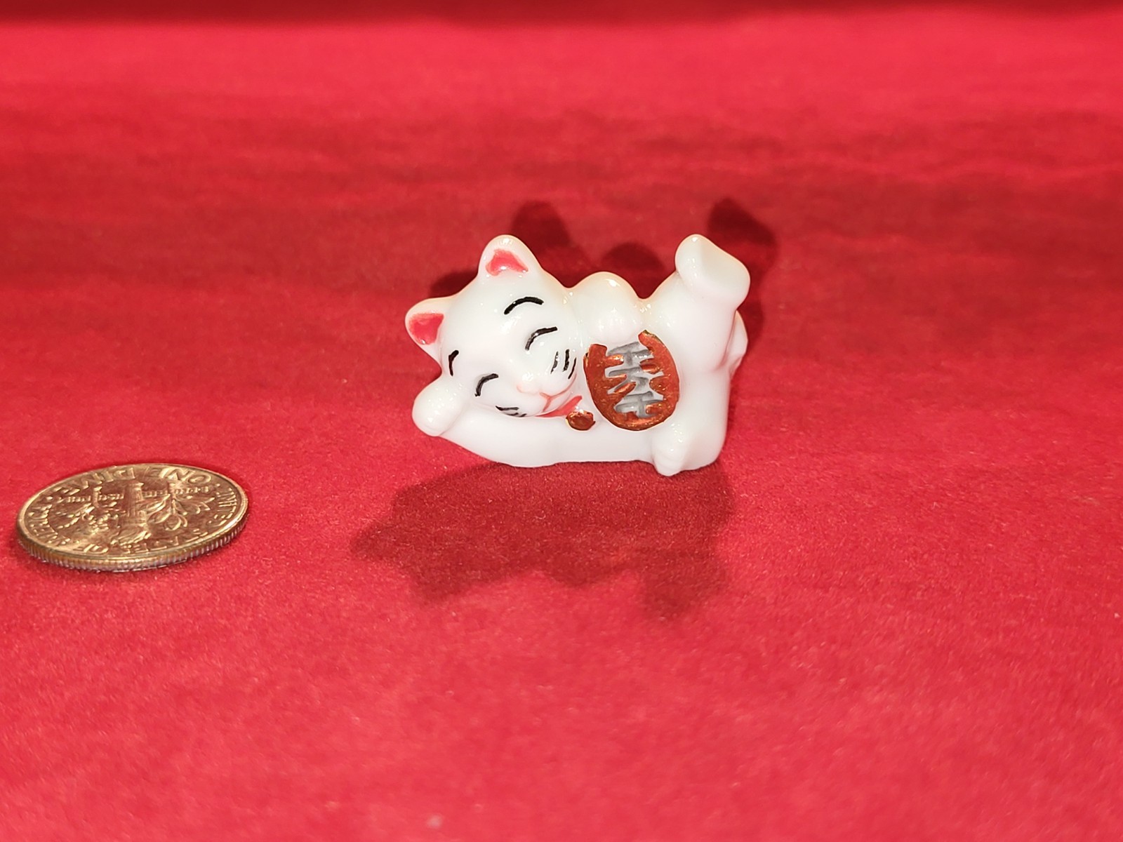 Maneki Neko Japanese Ceramic Lucky Beckoning Cat Figurine in Tiny 1