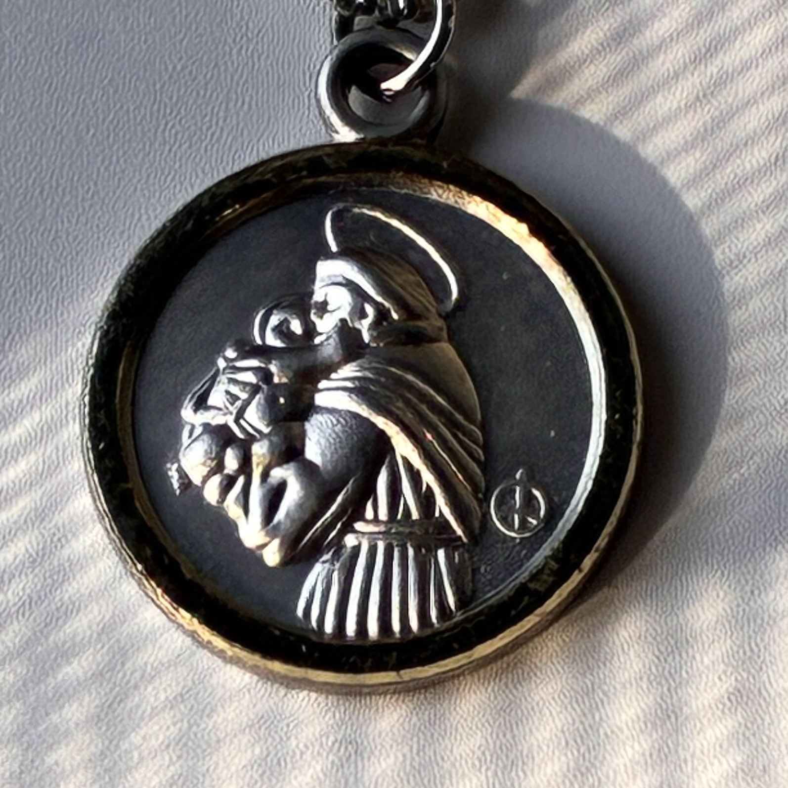 Vintage Catholic Saint Anthony de Pauda Medal Pendant Gold+silver Tone w/Chain