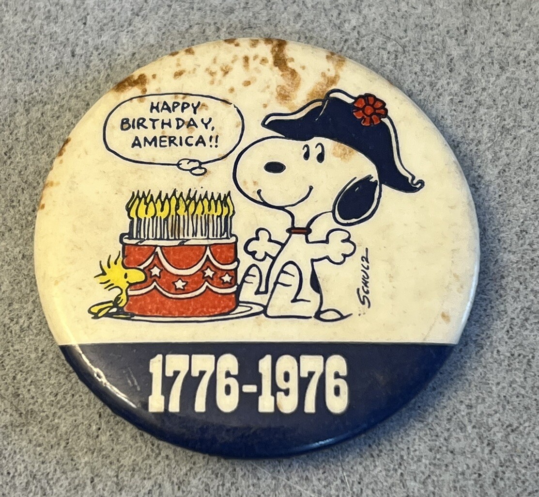 Vintage Snoopy Happy Birthday America 1776-1976 Peanuts Lapel Button Pin PB25F Vintage Snoopy Happy Birthday America 1776-1976 Peanuts Lapel Button Pin PB25F