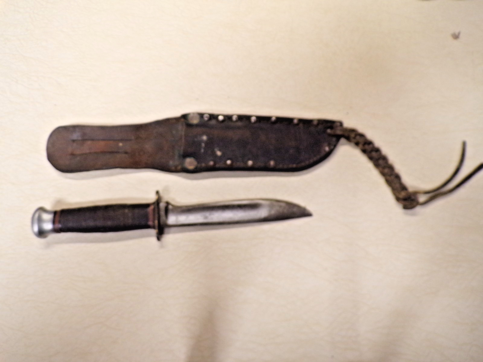 Vintage Marbles Gladestone Brand Knife W/ Sheath - TAKE A LOOK
