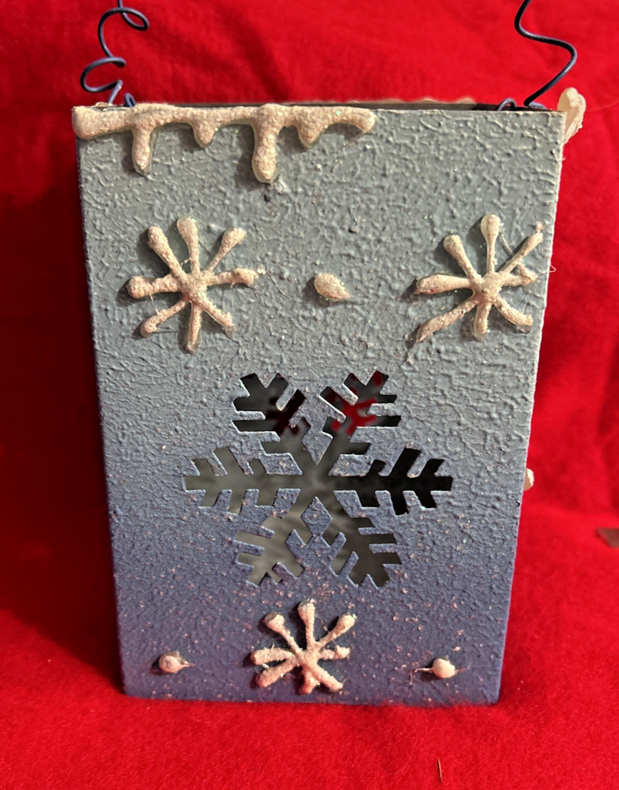 Hand Painted Rustic Primitive Christmas Snowflake Metal Bucket 6” X 4”. G2 Hand Painted Rustic Primitive Christmas Snowflake Metal Bucket 6” X 4”. G2