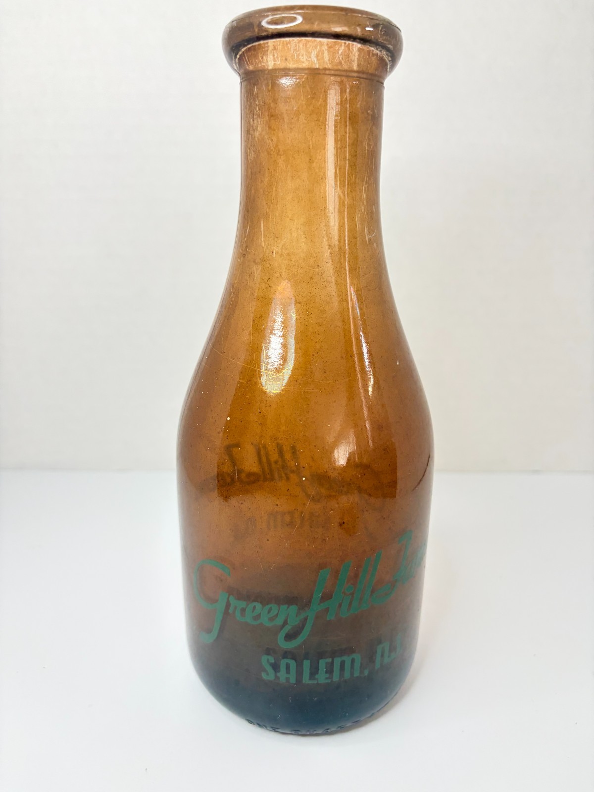 Green Hill Farms Salem NJ Amber Quart Milk Bottle Green Pyro ACL Vintage Dairy