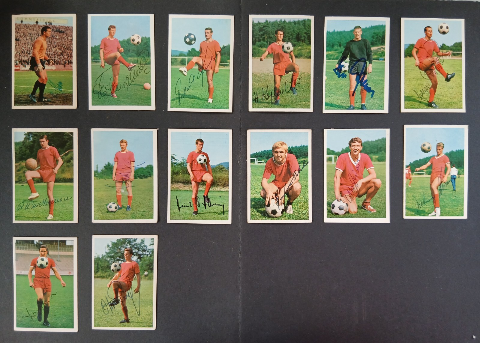 1st FC Kaiserslautern Bergmann 1967/68 bundle 14 x autographed collectible pictures 