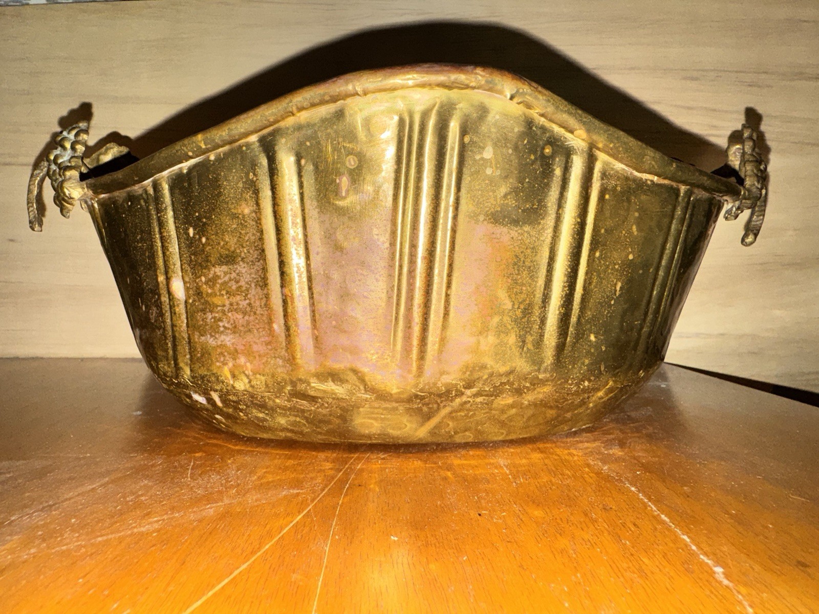 Vintage Brass Oval Bowl w/ Grape Handles 13” Hammered Cachepot Centerpiece