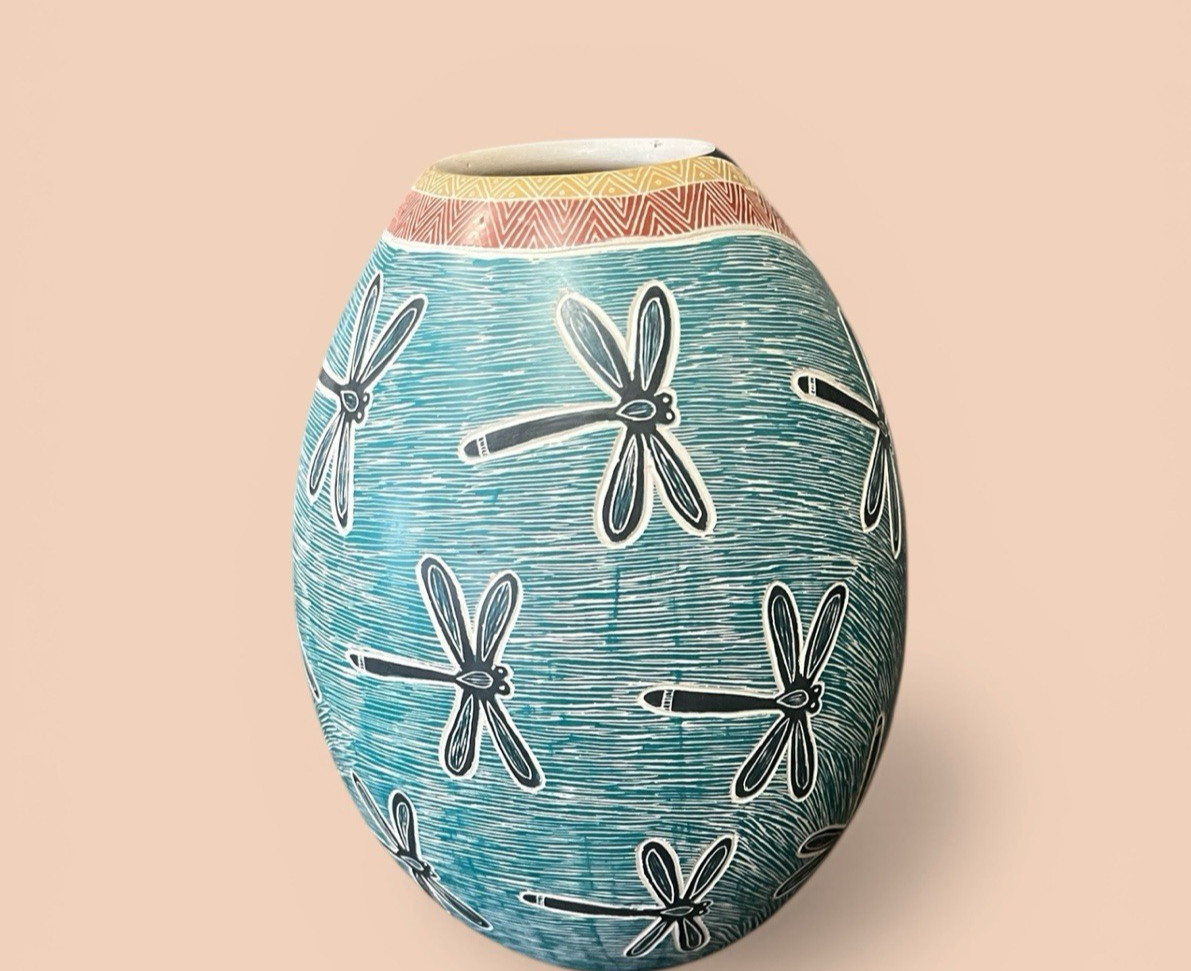 Mata Ortiz Pottery Mariela Tena Hernandez Flowers Dragonfly Jar Vase Sgraffito