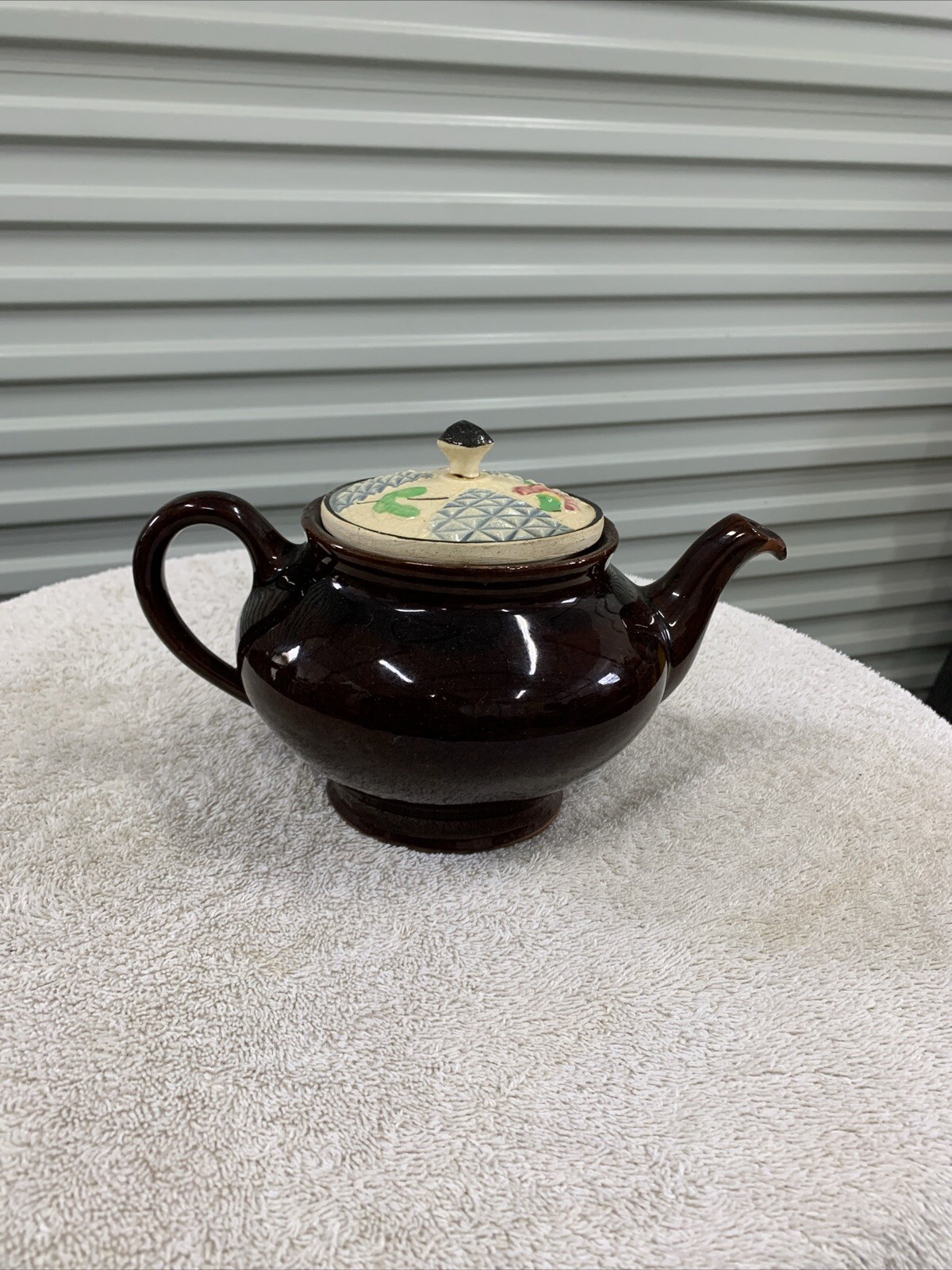 VINTAGE ROYAL CANADIAN ART POTTERY TEAPOT BROWN DRIPLESS HAND PAINTED FLOWERS VINTAGE ROYAL CANADIAN ART POTTERY TEAPOT BROWN DRIPLESS HAND PAINTED FLOWERS