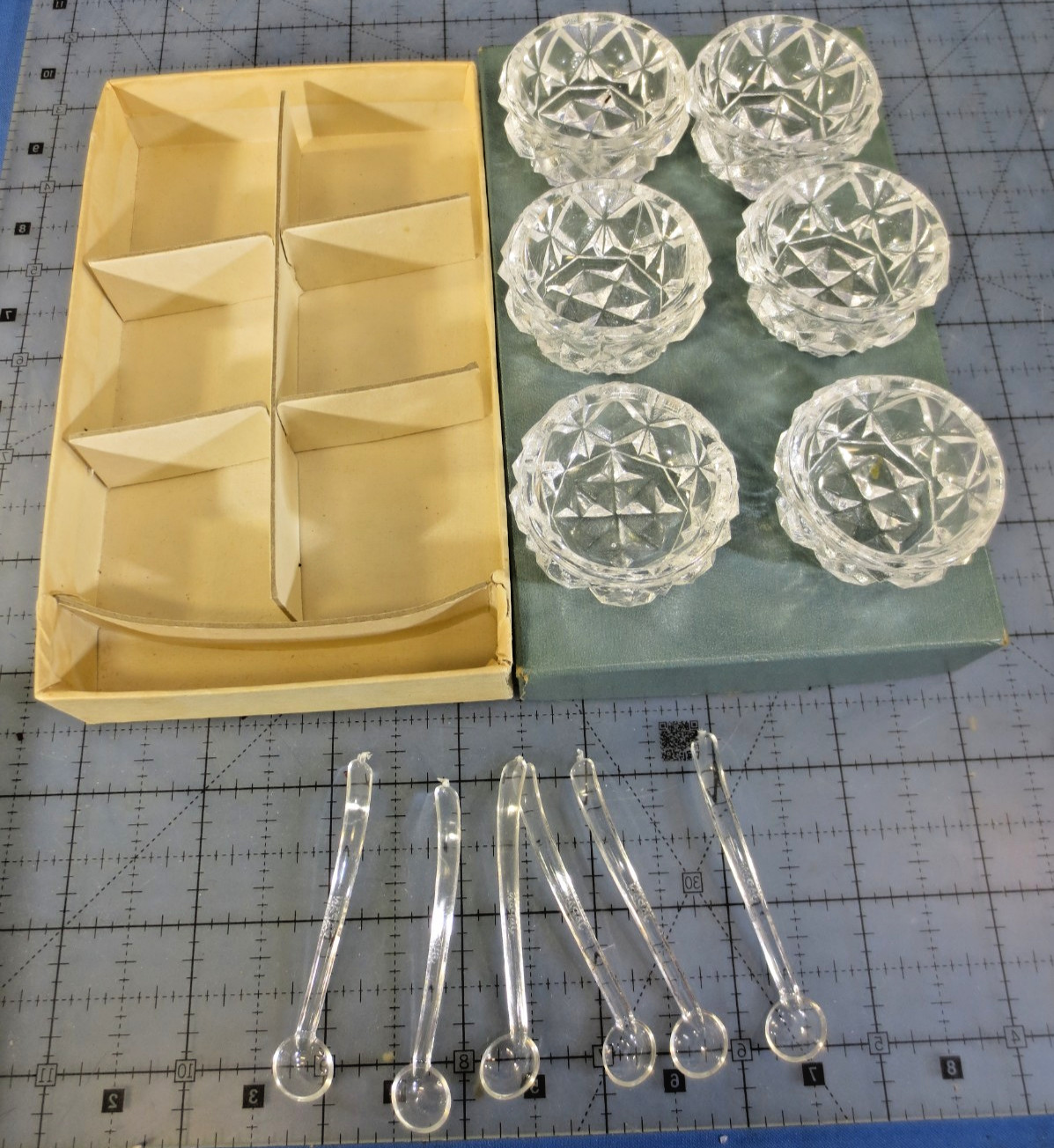 6 VTG Cut Crystal Open Salt Dips Cellars & 4 Spoons Set Japan #3039 ANNE Pattern 6 VTG Cut Crystal Open Salt Dips Cellars & 4 Spoons Set Japan #3039 ANNE Pattern