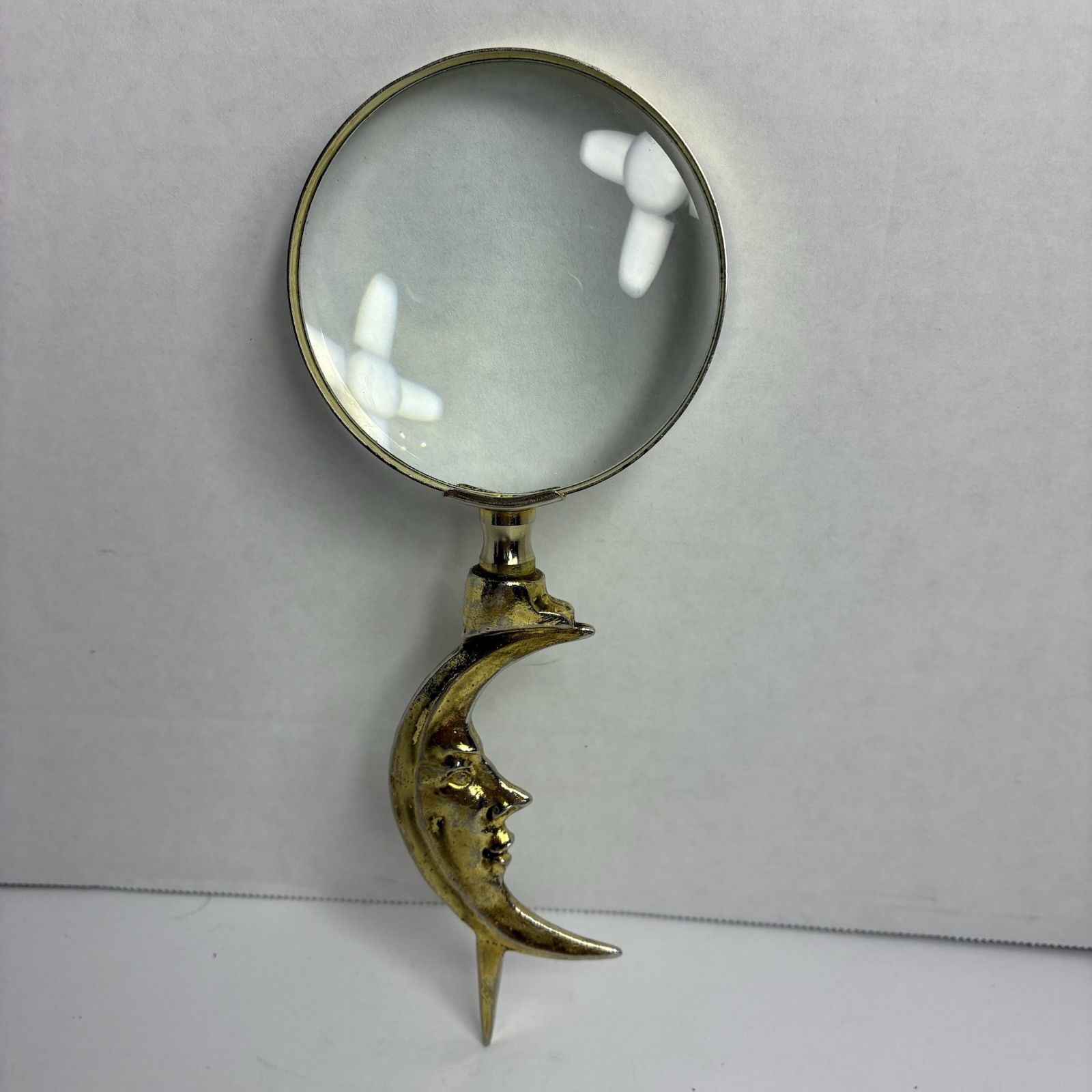 Vintage Gold Tone Hand Held Magnifying Glass W/ Celestial Crescent Moon Face Vintage Gold Tone Hand Held Magnifying Glass W/ Celestial Crescent Moon Face