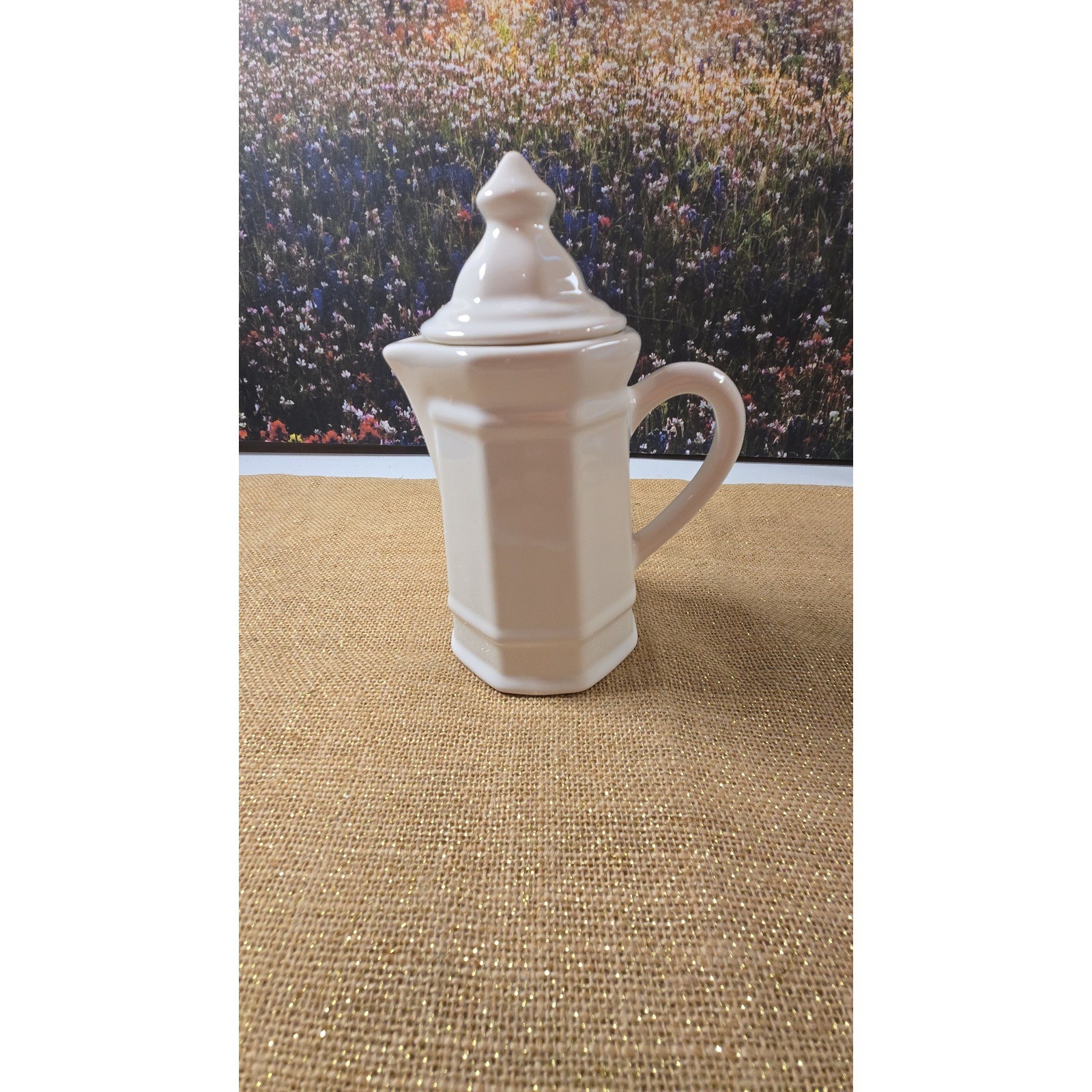BB-1580. White ceramic cream picture