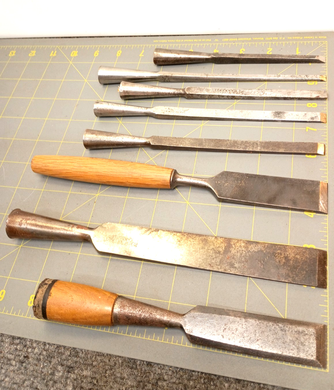 Antique Vintage CHISELS Marked and Unmarked Barn Old Unusual Set Old Handles KY