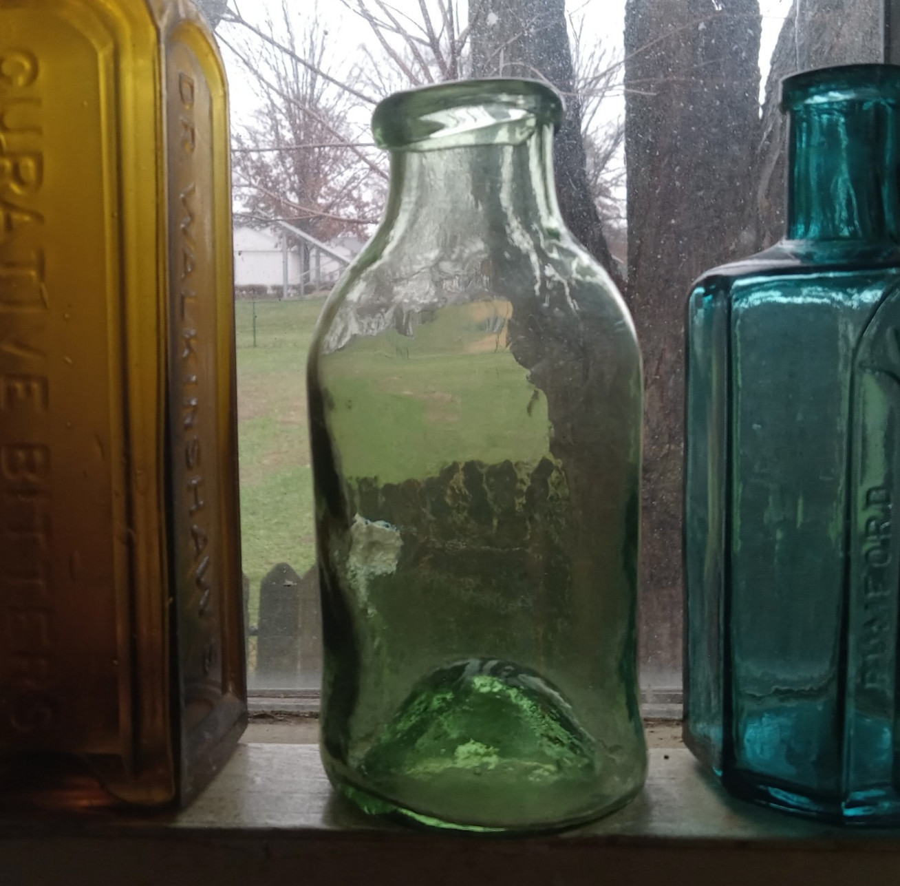 1790s EARLY FREE BLOWN GREEN NEW ENGLAND CYLINDER SNUFF OR UTILITY BOTTLE CRUDE 1790s EARLY FREE BLOWN GREEN NEW ENGLAND CYLINDER SNUFF OR UTILITY BOTTLE CRUDE