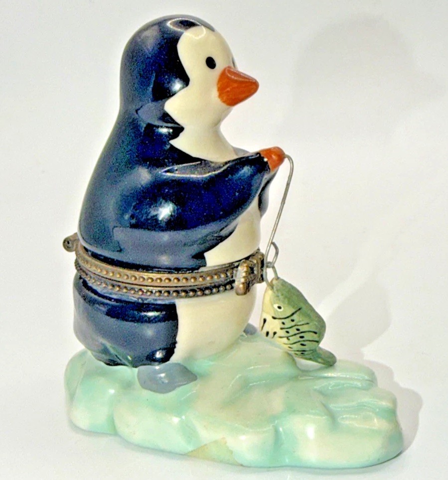 VTG HTF Direct Connection Co. Ice Fishing Penguin Hinged Trinket Box & trinkets