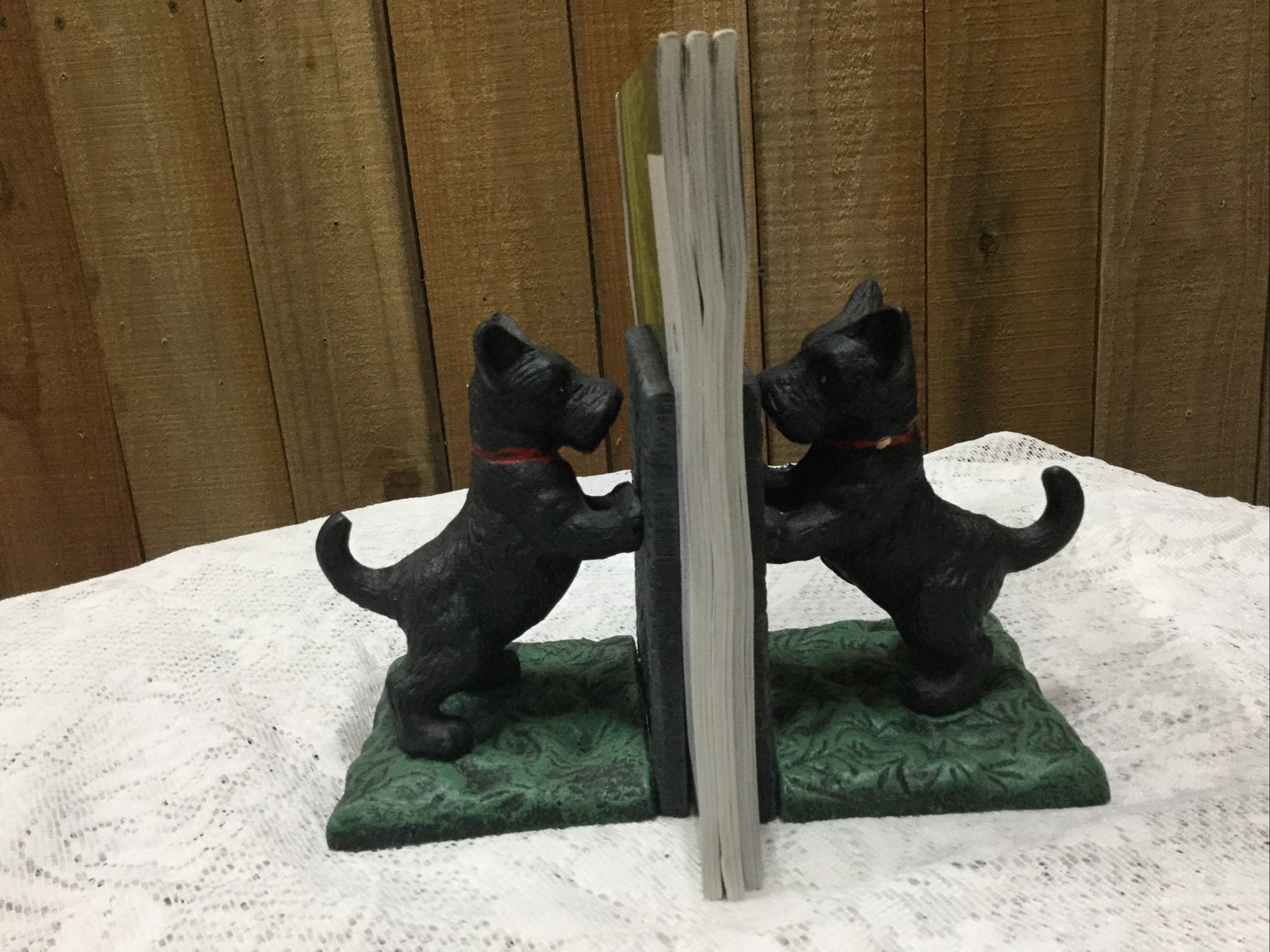 Cast Iron Scottie Scottish Terrier Scotty Dog Bookends (04646)