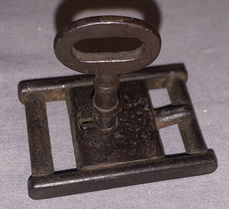 Unique Antique  Belt Buckle  Design  Lock & Key