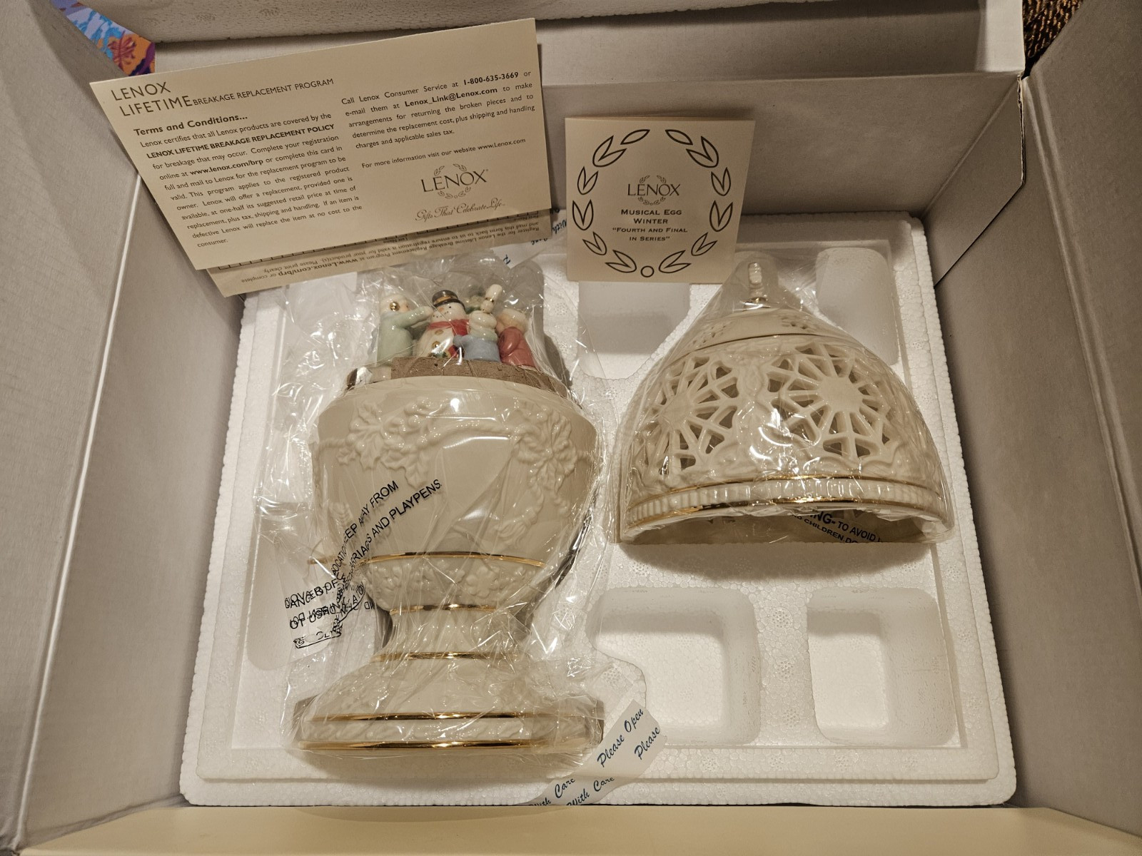 New in Box 4th & final annual Lenox Porcelain Musical Winter Egg \ New in Box 4th & final annual Lenox Porcelain Musical Winter Egg \
