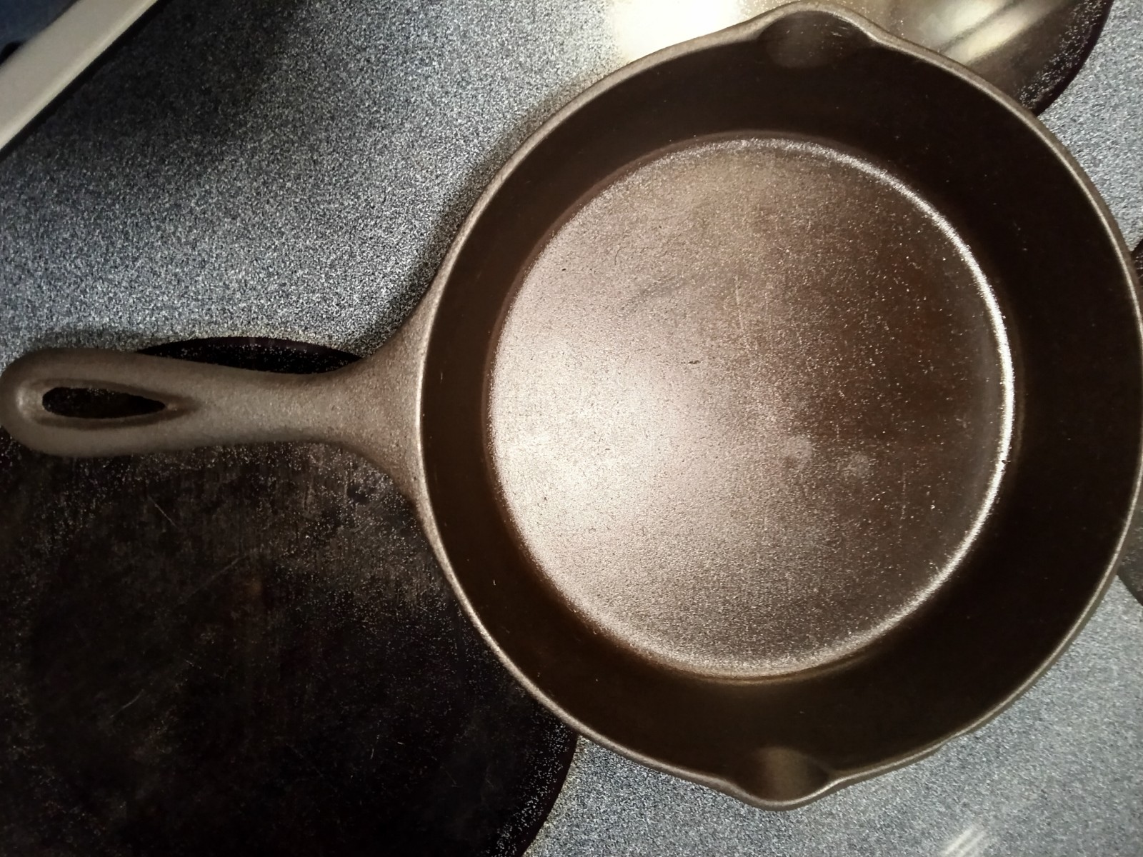 Lodge vintage number 6 cast iron 3 notch skillet