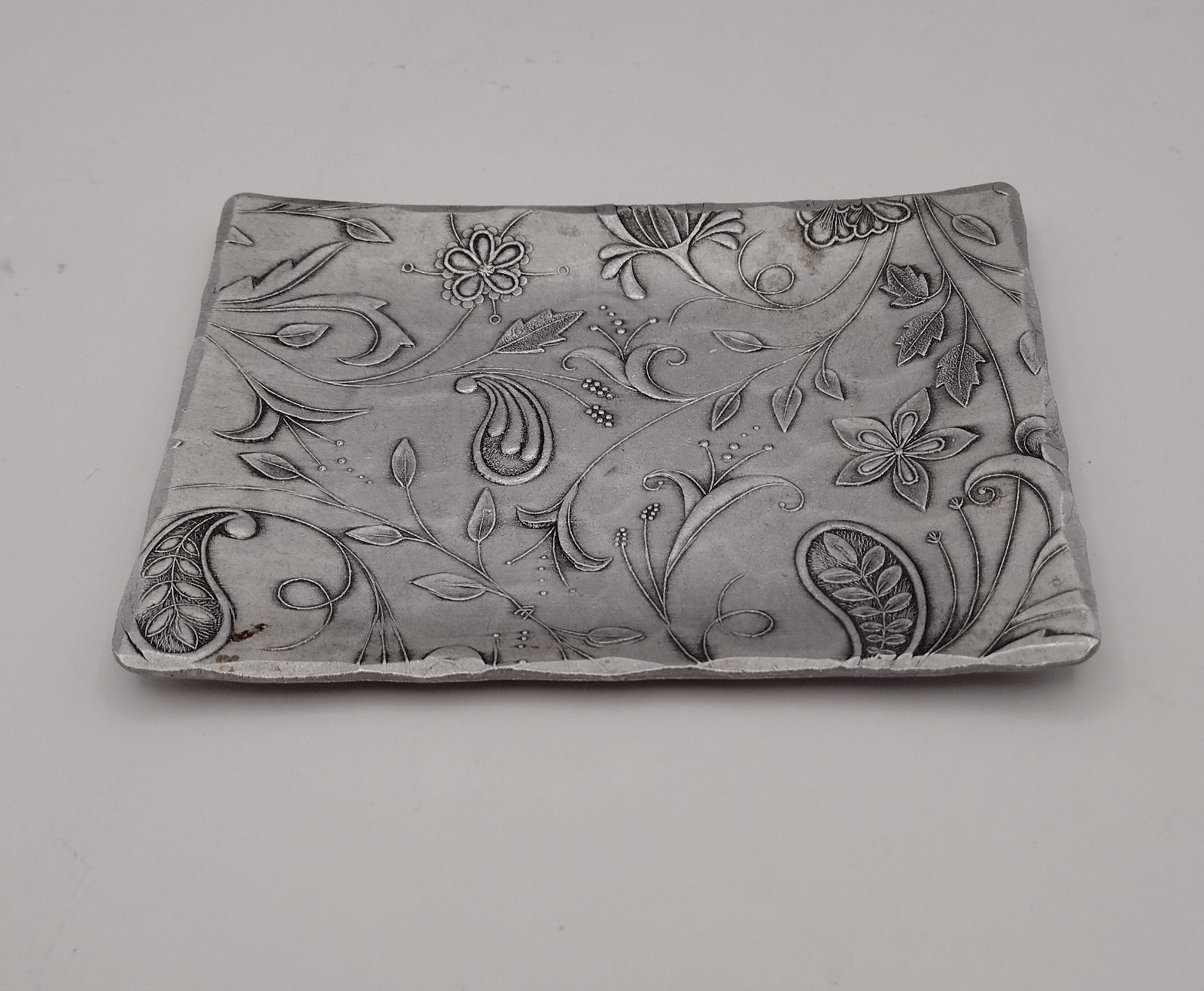 Wendell August Forge Tracery Floral and Paisley Accessory Tray Hammered Aluminum Wendell August Forge Tracery Floral and Paisley Accessory Tray Hammered Aluminum