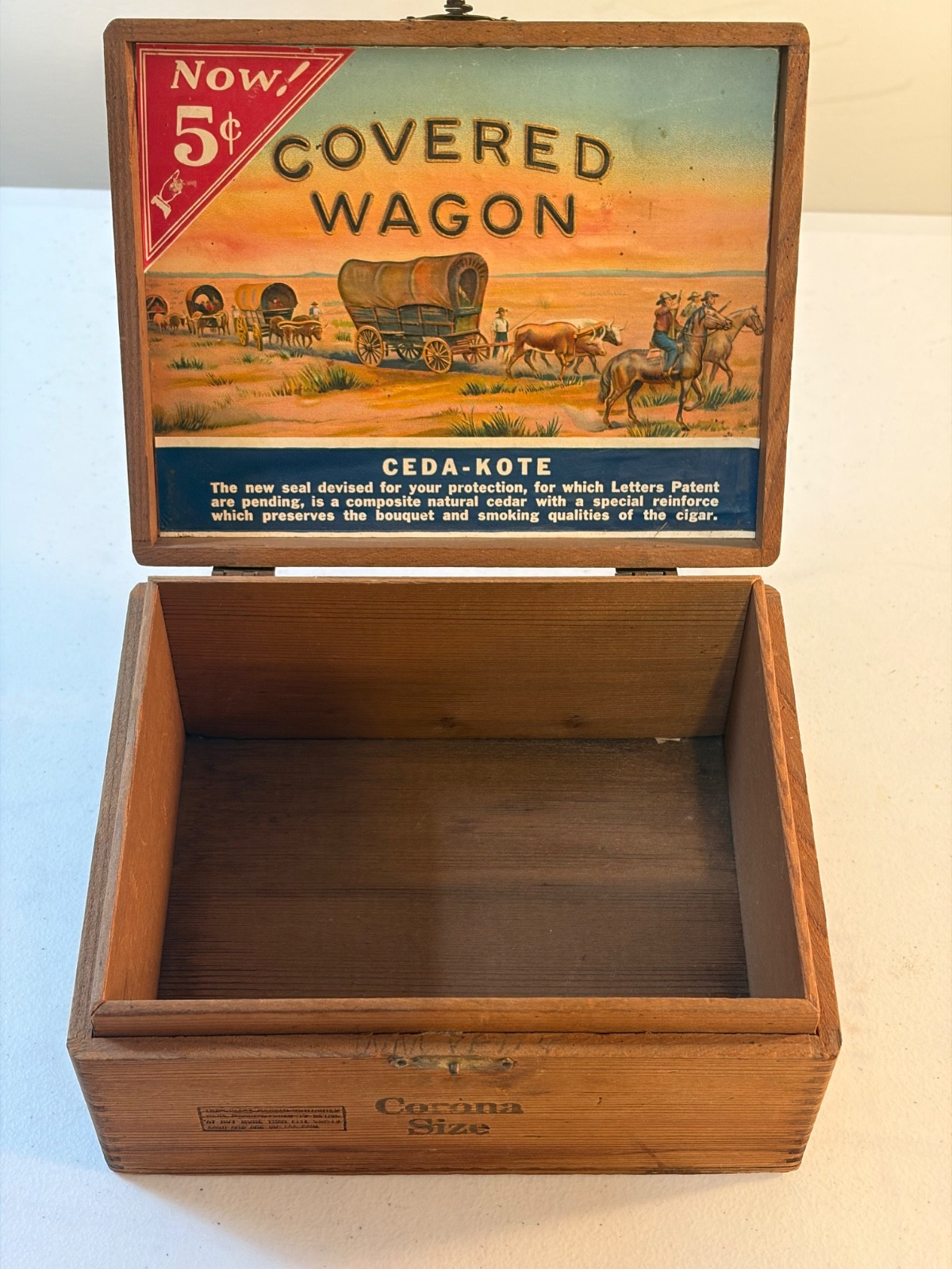 Vintage Covered Wagon Wooden Cigar Box
